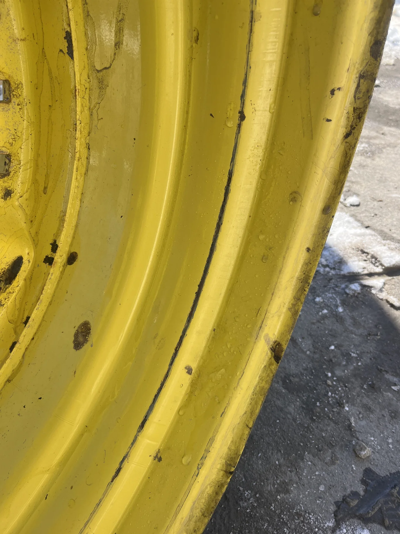 Used 15 x 30 24-23.25 Titan Yellow Waffle 3 Bolt Wheel image 3