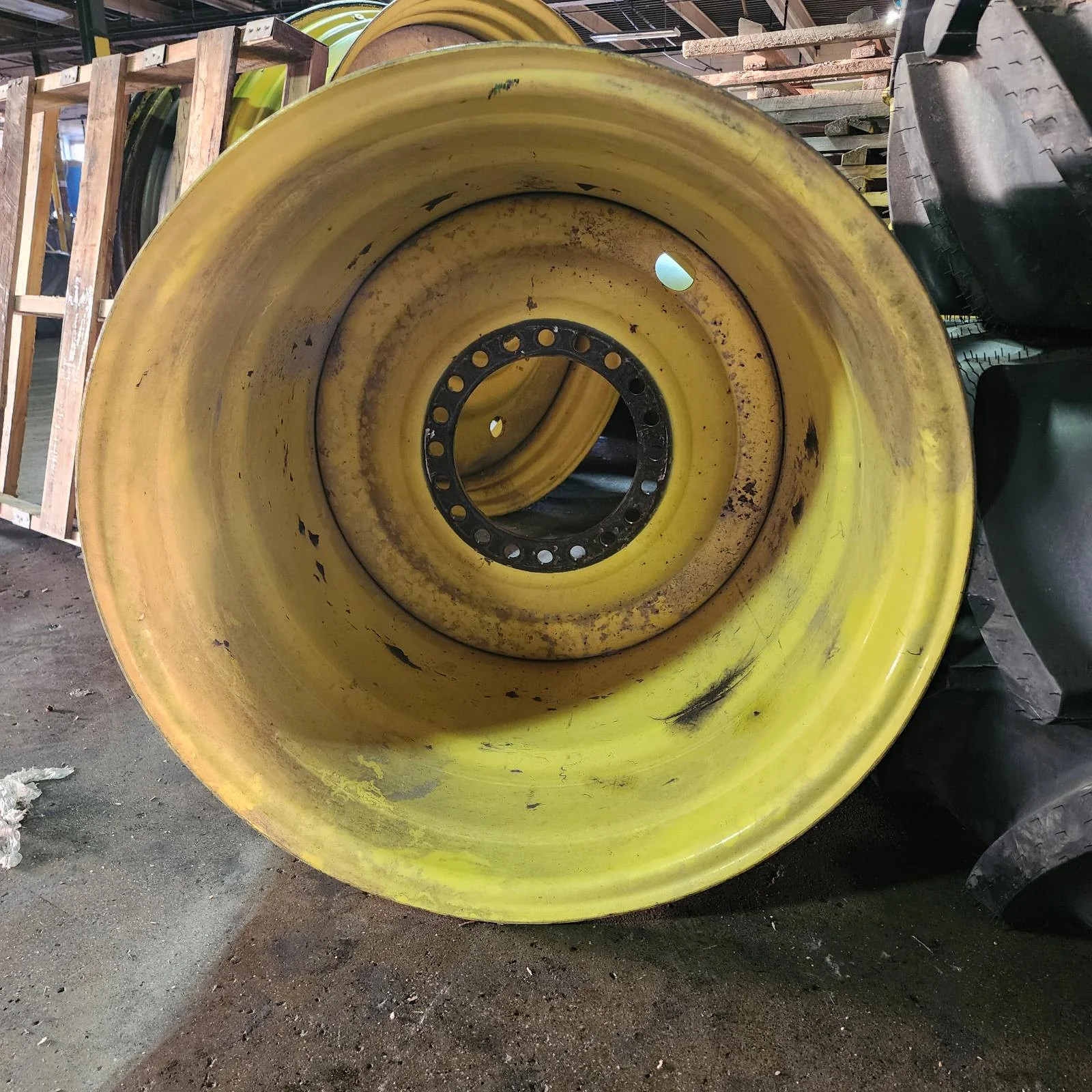 Used 44 X 32 20-13.19-11.07 21"BS Industrial 3 Pc Lock Ring Yellow Wheel image 3