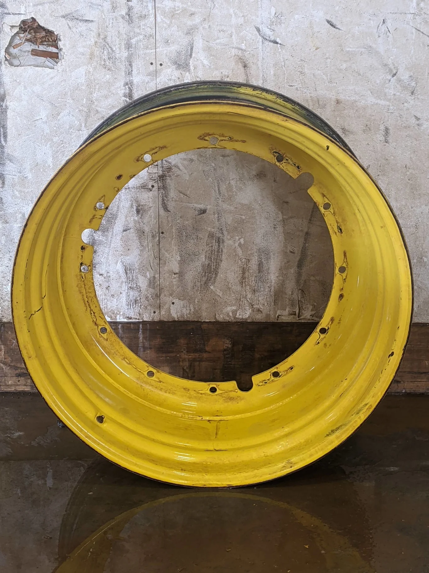Used 20 X 42 John Deere Yellow 12-32.047 (.945) Stub Disc