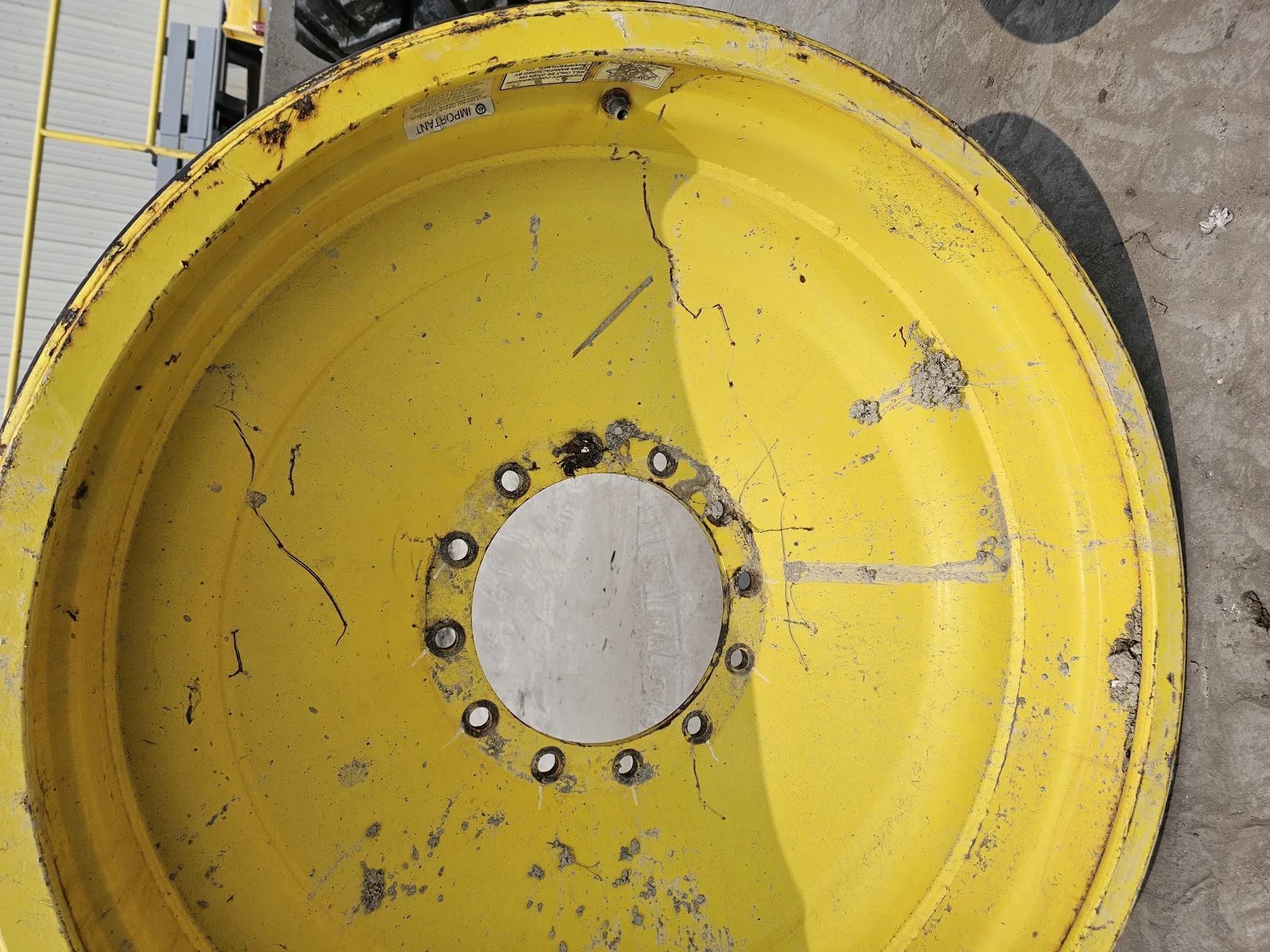Used 18 X 38 12-13.976-11.857 -2.00OUT JD Yellow Reinforced Bead (Scratches; Rust Spots) image 4