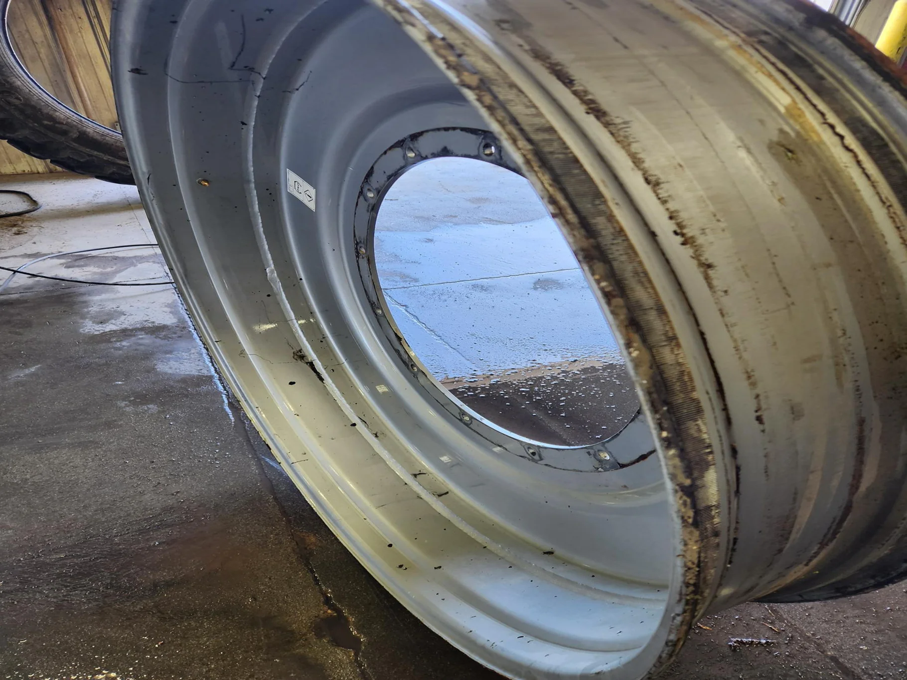 Used 11 x 54 12-30.375-28.420-4 Stub Disc Agco Silver Wheel image 6