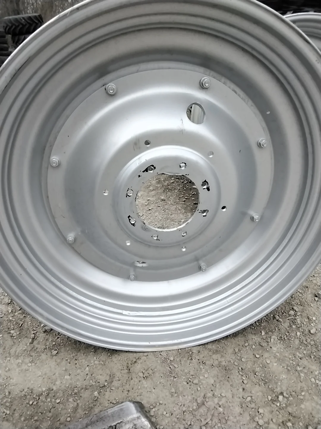 Used 12 x 46 8-10.82-8.78 3.75"BS Moveero Silver Rim & Rail Wheel & Disc image 2