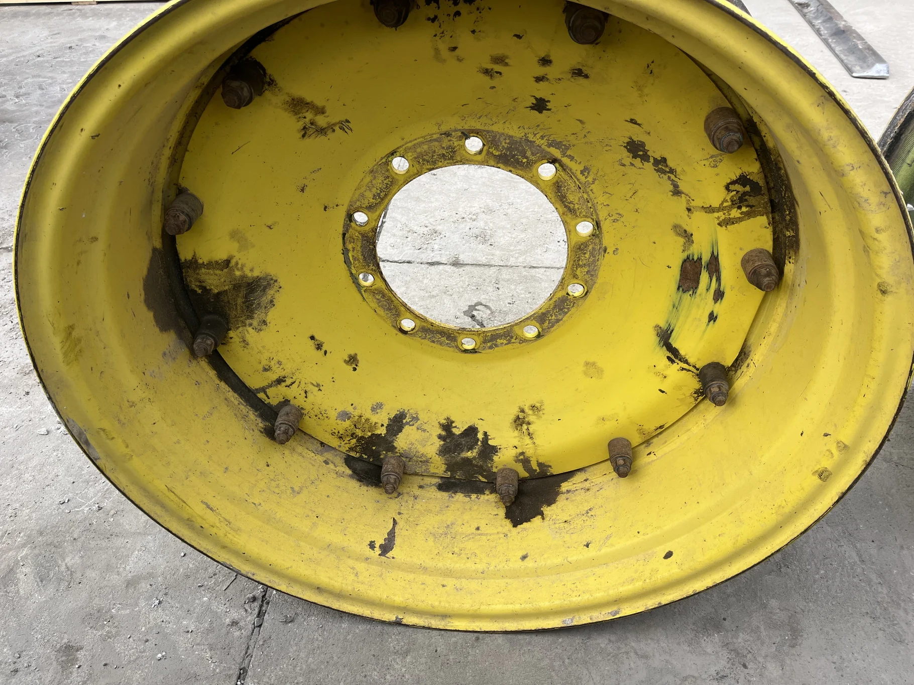 Used 15 x 34 10-13.19-11.07 4"Offset Titan Yellow Rim & Rail Wheel & Disc
