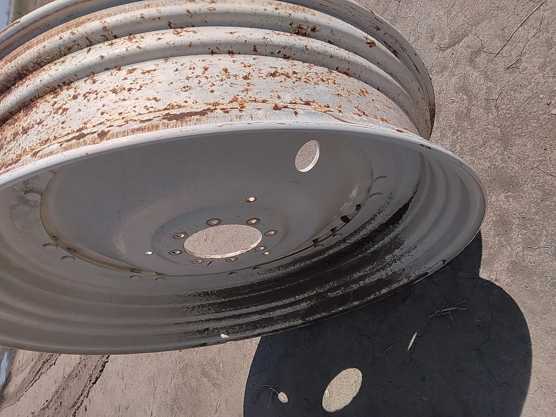 LaUsed 12 X 50 NH GKN Rim with 8 BOLT DISC image 4