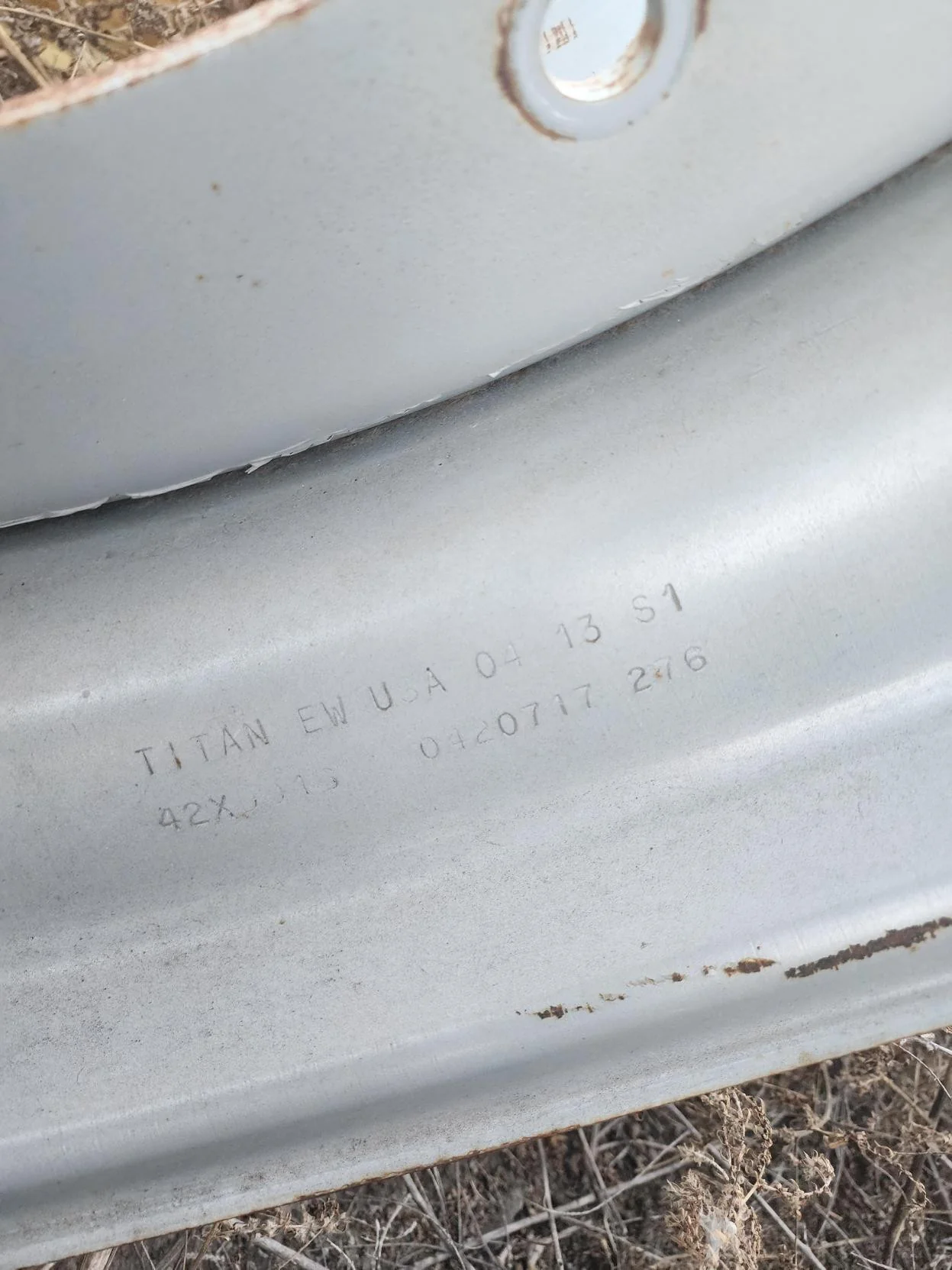 Used 16 X 42 Agco Gray 12 Bolt (.826) Stub Disc Wheel (12-30.375-28.4 Rust, Scratches image 15
