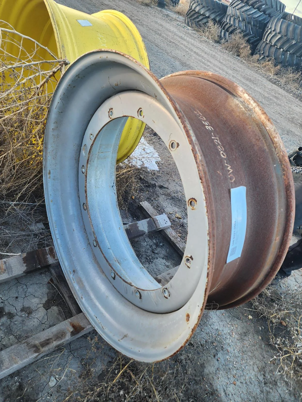 Used 16 X 42 Agco Gray 12 Bolt (.826) Stub Disc Wheel (12-30.375-28.4 Rust, Scratches image 16