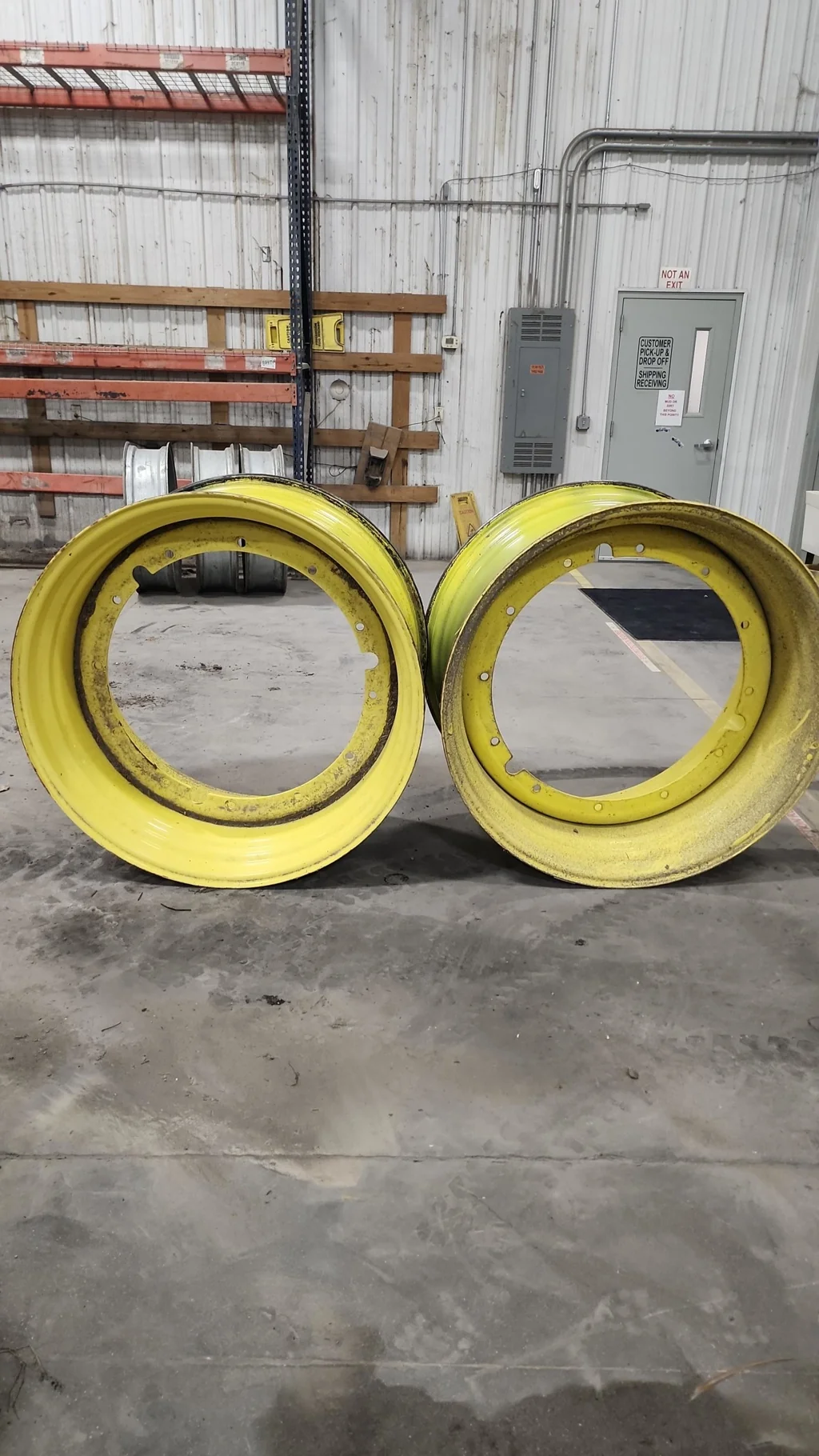 Used 23 x 42 12-32.047-30.079-2.8IN  Yellow Wheel image 3