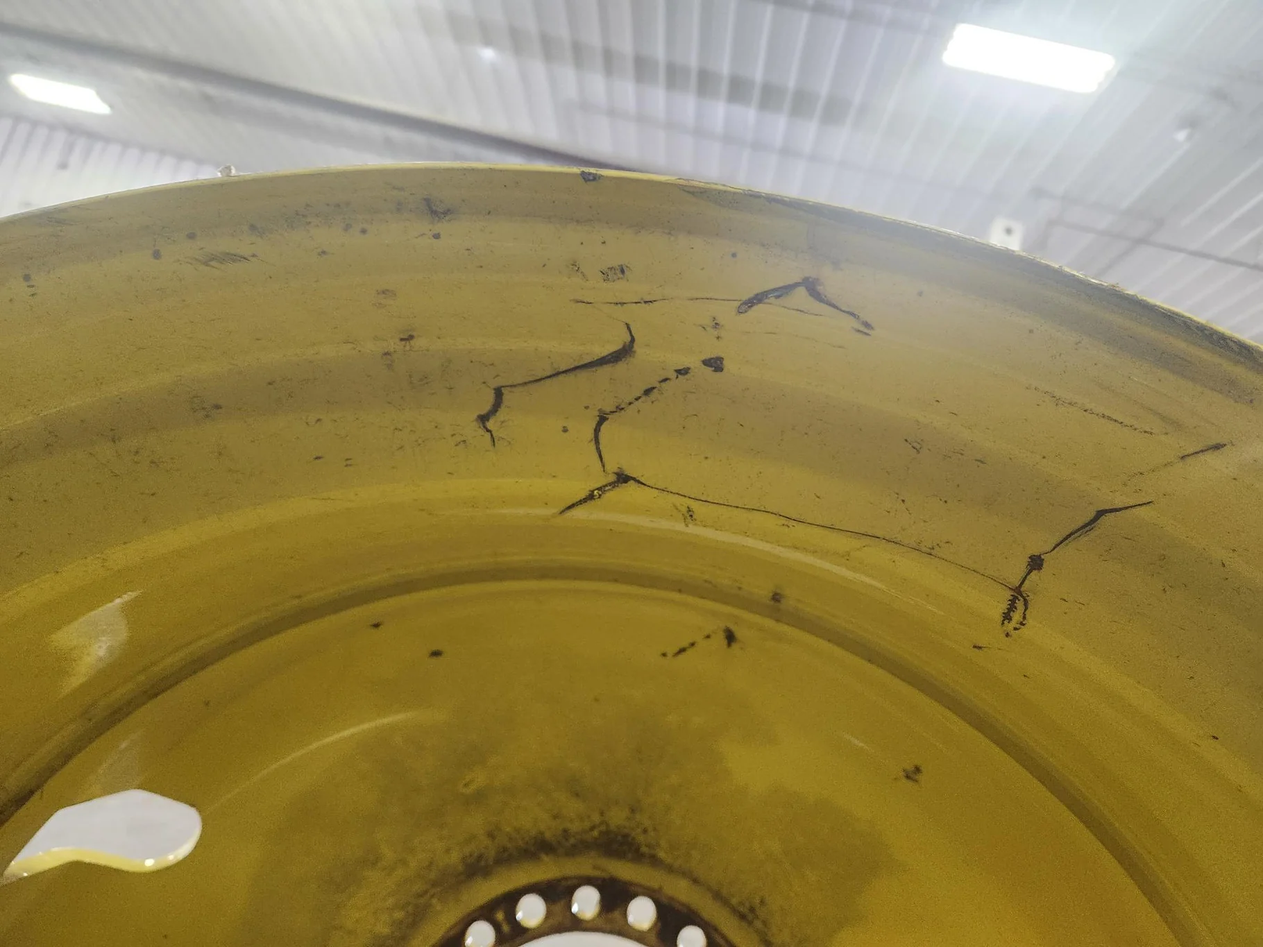 Used 18 x 42 20-13.189-11.07-14.37IN Yellow Wheel image 3