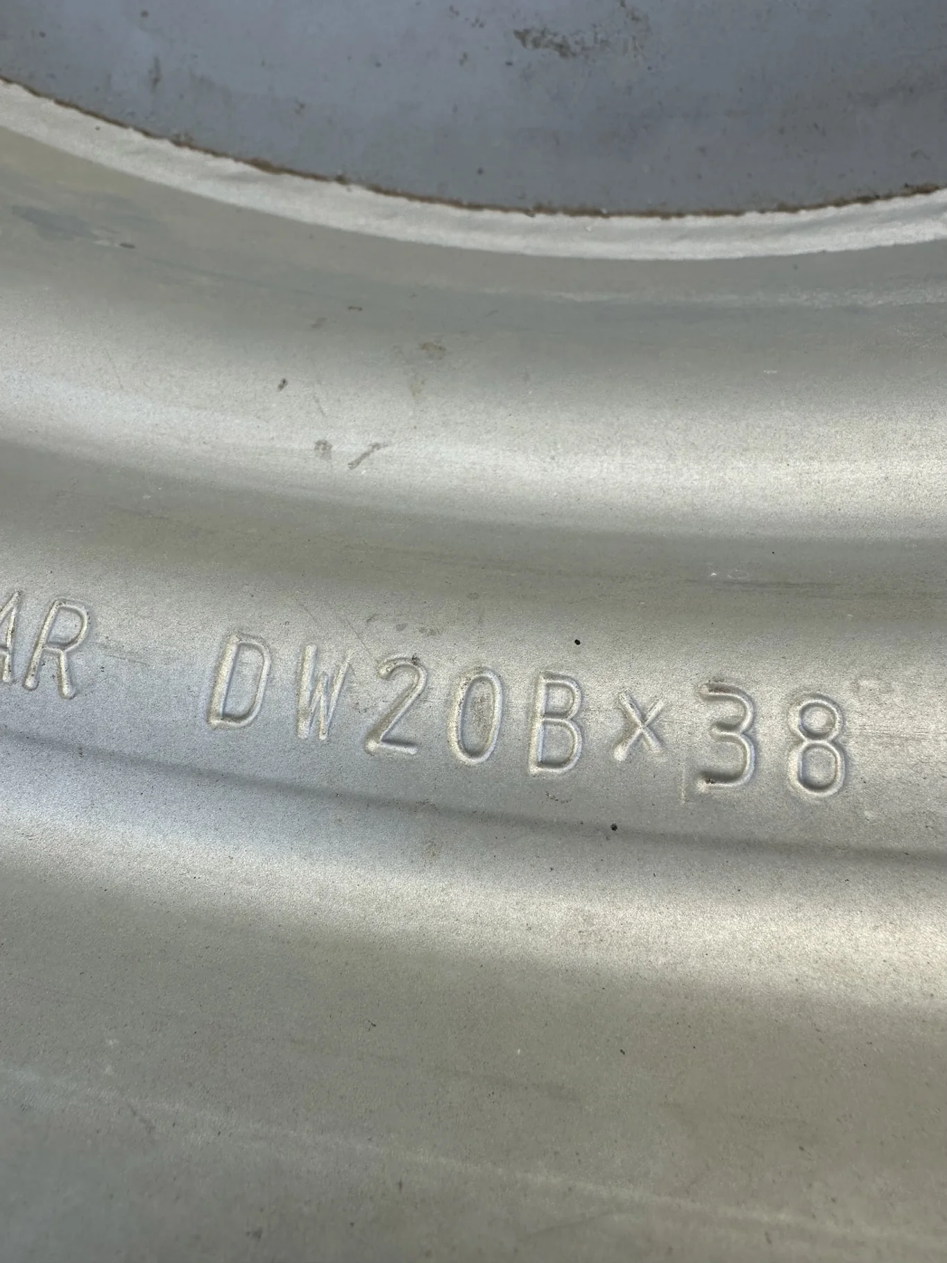 USED 20 X 38 8-10.82 -8.78-.98 Outset Case Silver (Sratches; Rust image 5