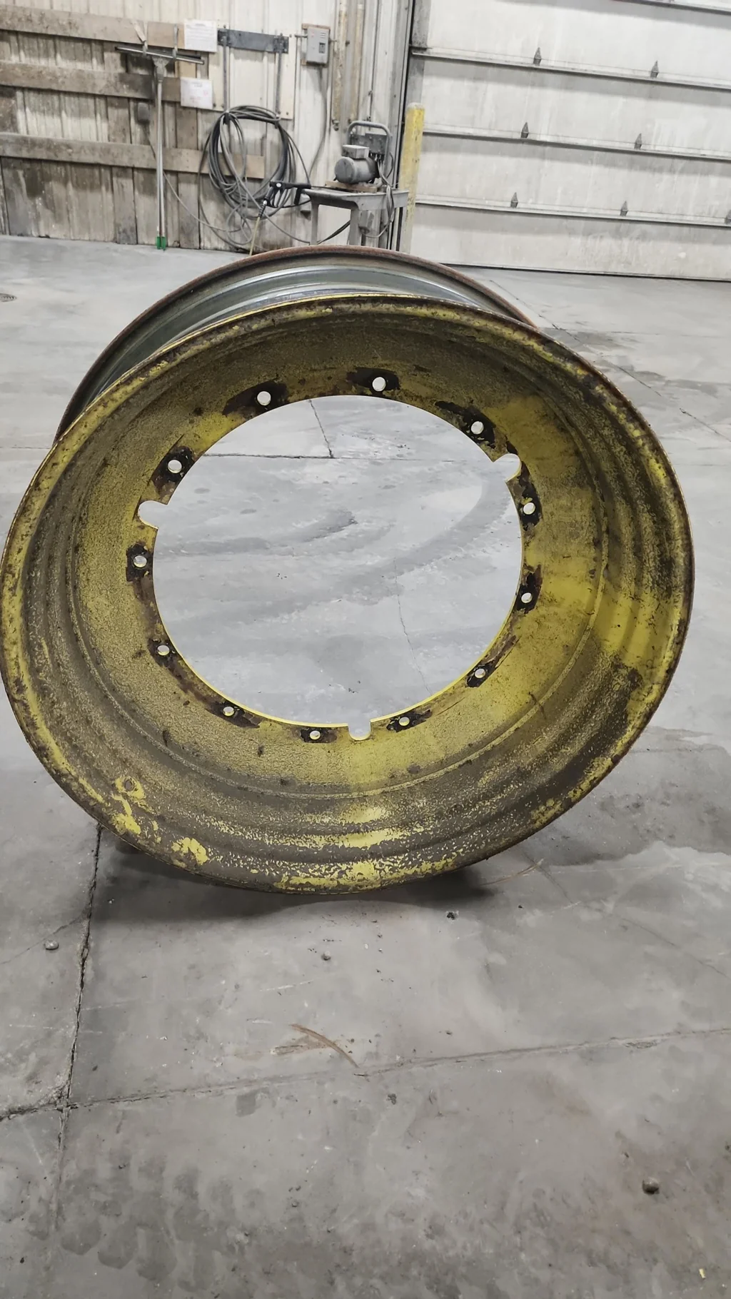 Used 16 x 46 12-32.047-30.078-3.19 Yellow Wheel image 2