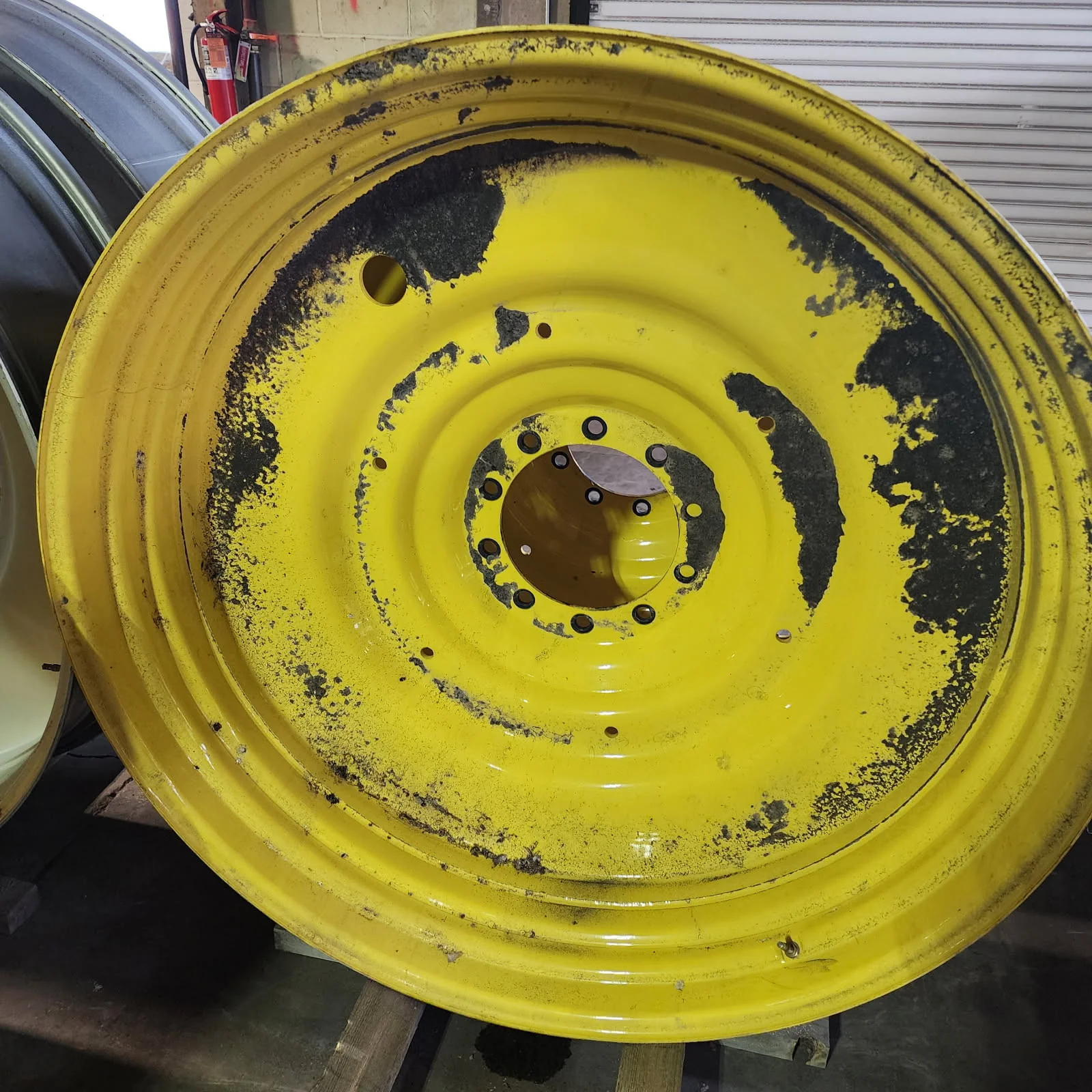 Take-Off 15 X 50 10-13.19-11.07 12"BS Dual Yellow Wheel image 3
