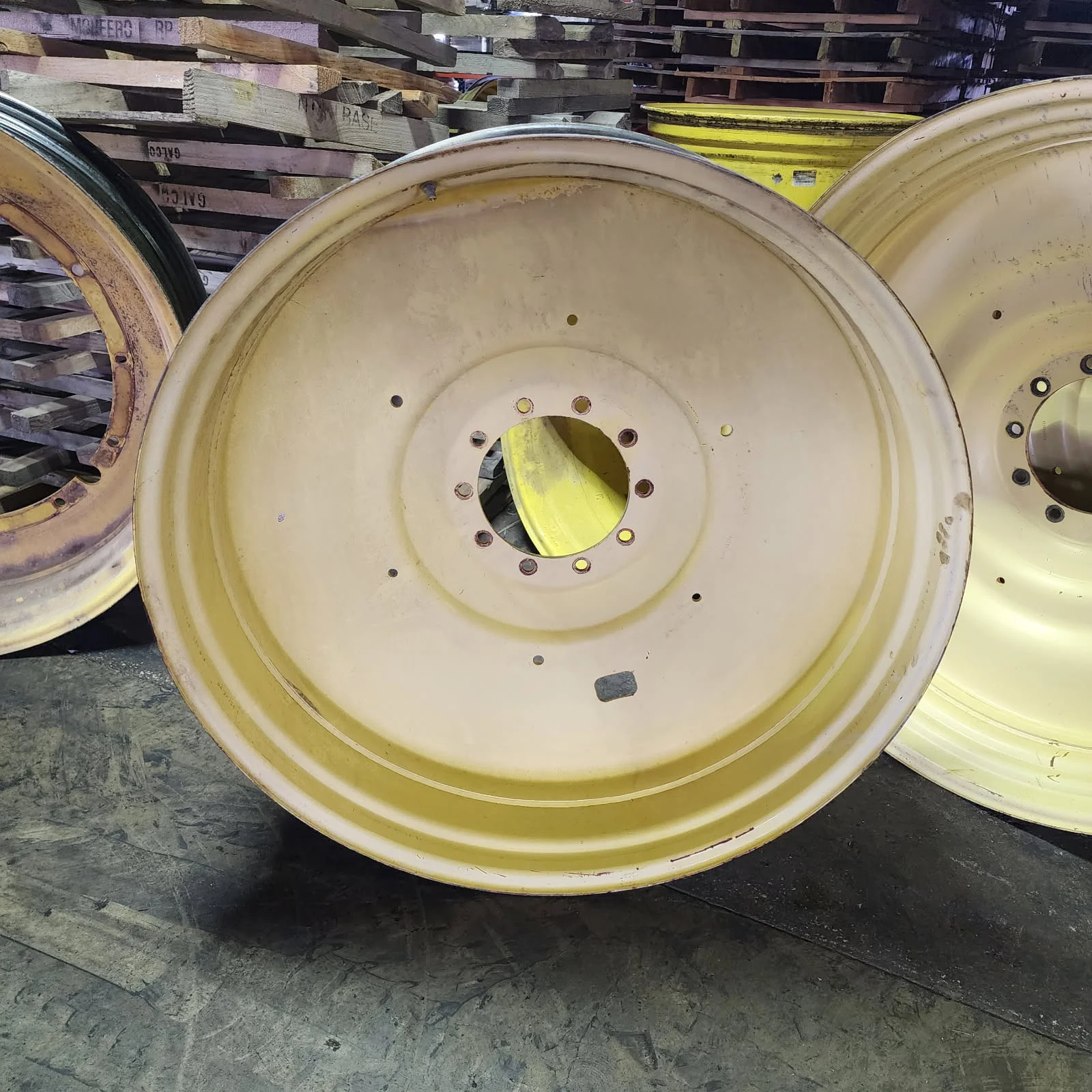 Used 16 X 46 10-13.19-11.07 2.5"BS Dual Yellow Wheel image 3