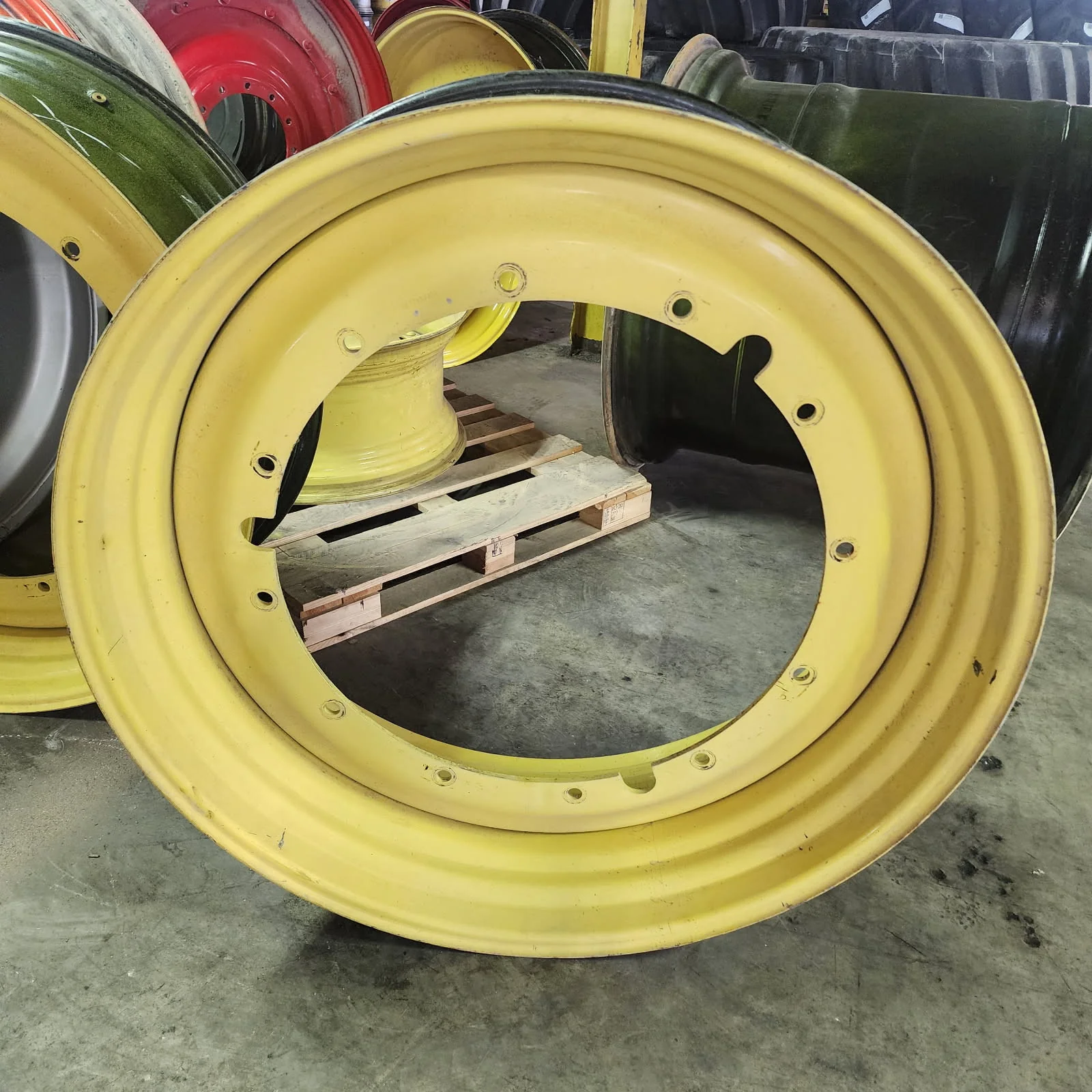 Used 16 X 46 12-32.04-30.17 3.5"BS Titan Rim & Rail Yellow Wheel