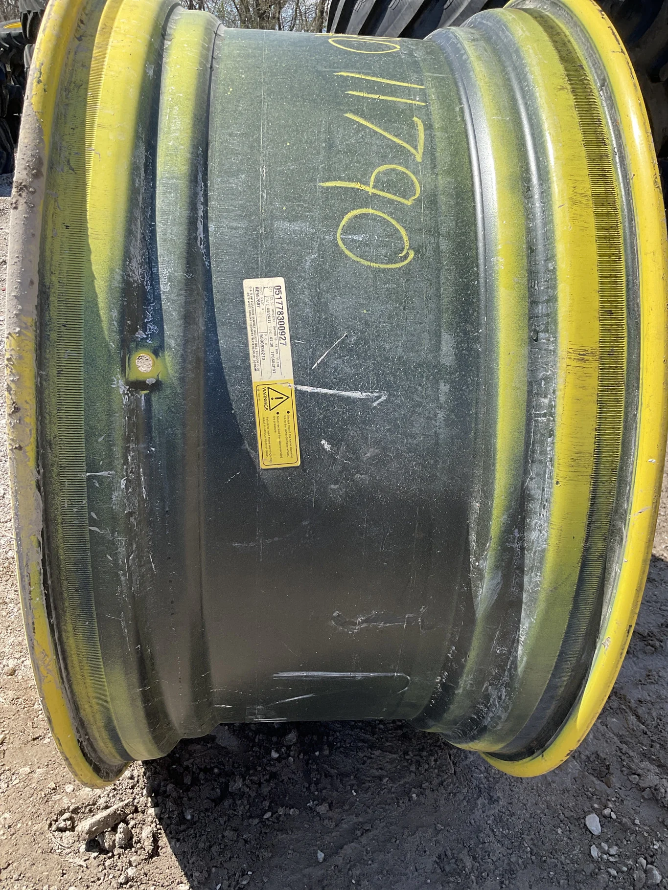 Used 20 x 42 10-13.19-11.07 22"BS Titan Yellow Dual image 3