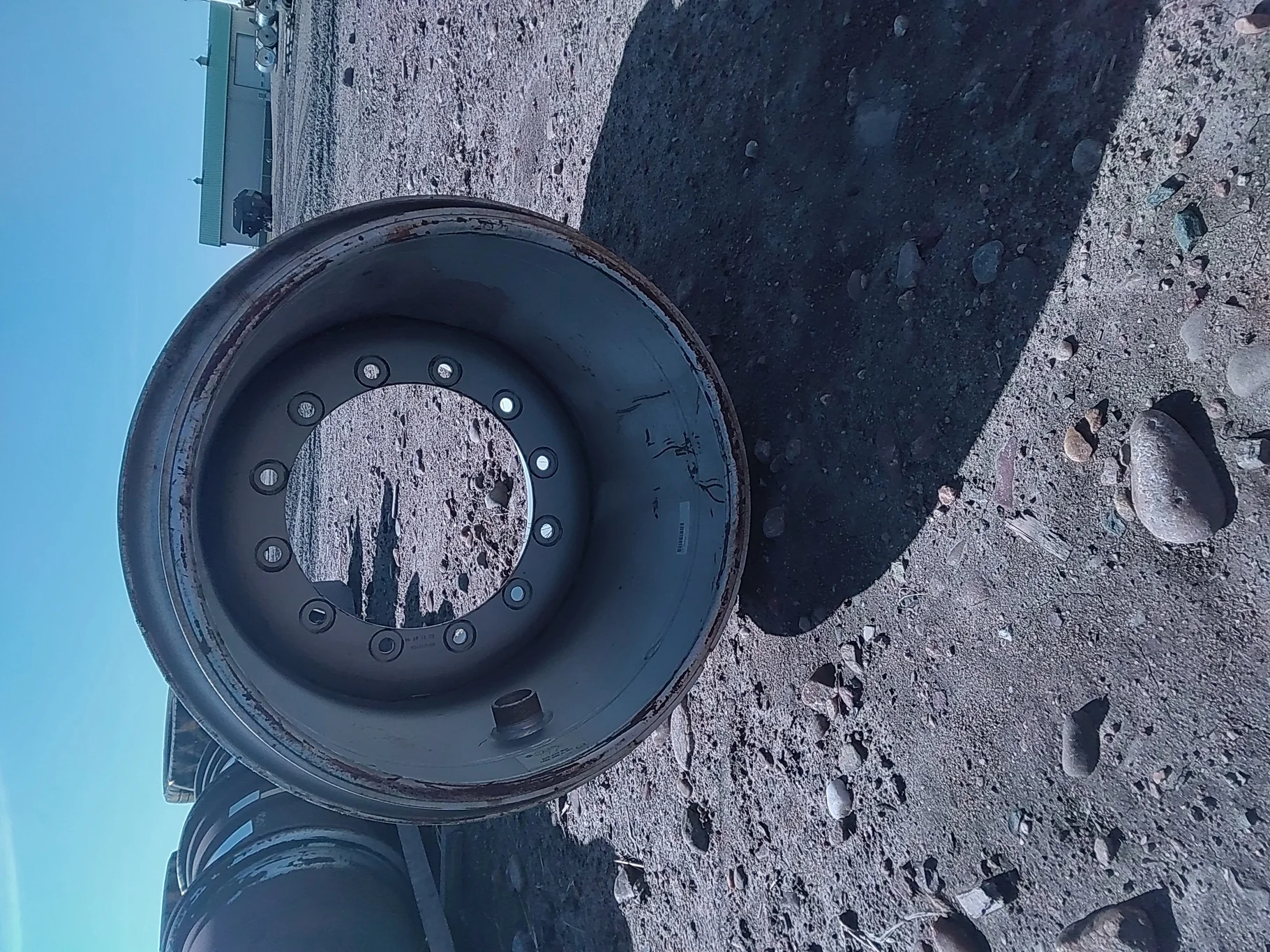 Used 36 X 25 CIH Silver 12 Bolt 3-Piece Floater Rim (10-13.187) image 3
