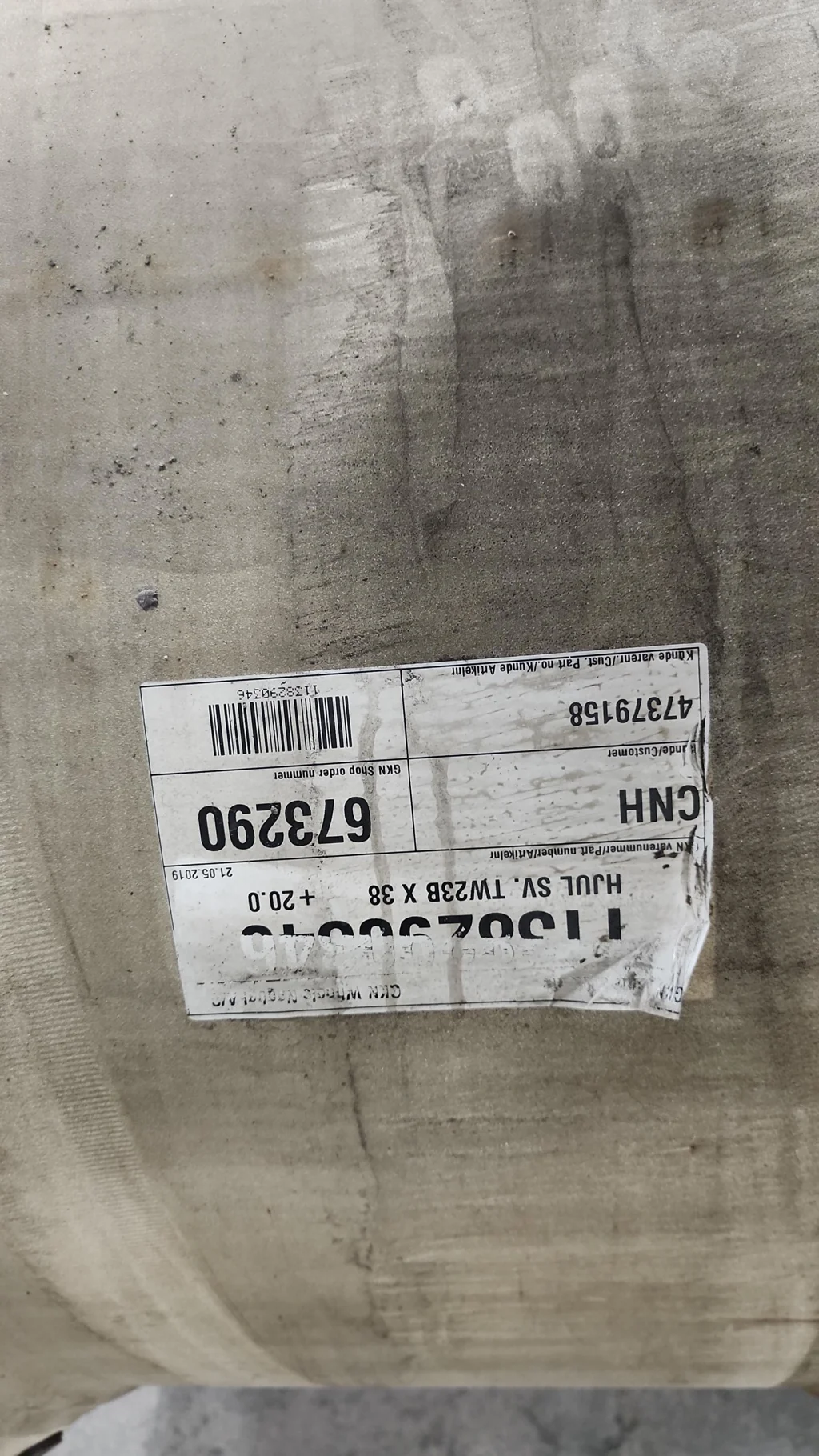 Used 23 x 38 8 Bolt Sprayer NH White Wheel