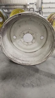 Used 23 x 38 8 Bolt Sprayer NH White Wheel image 3