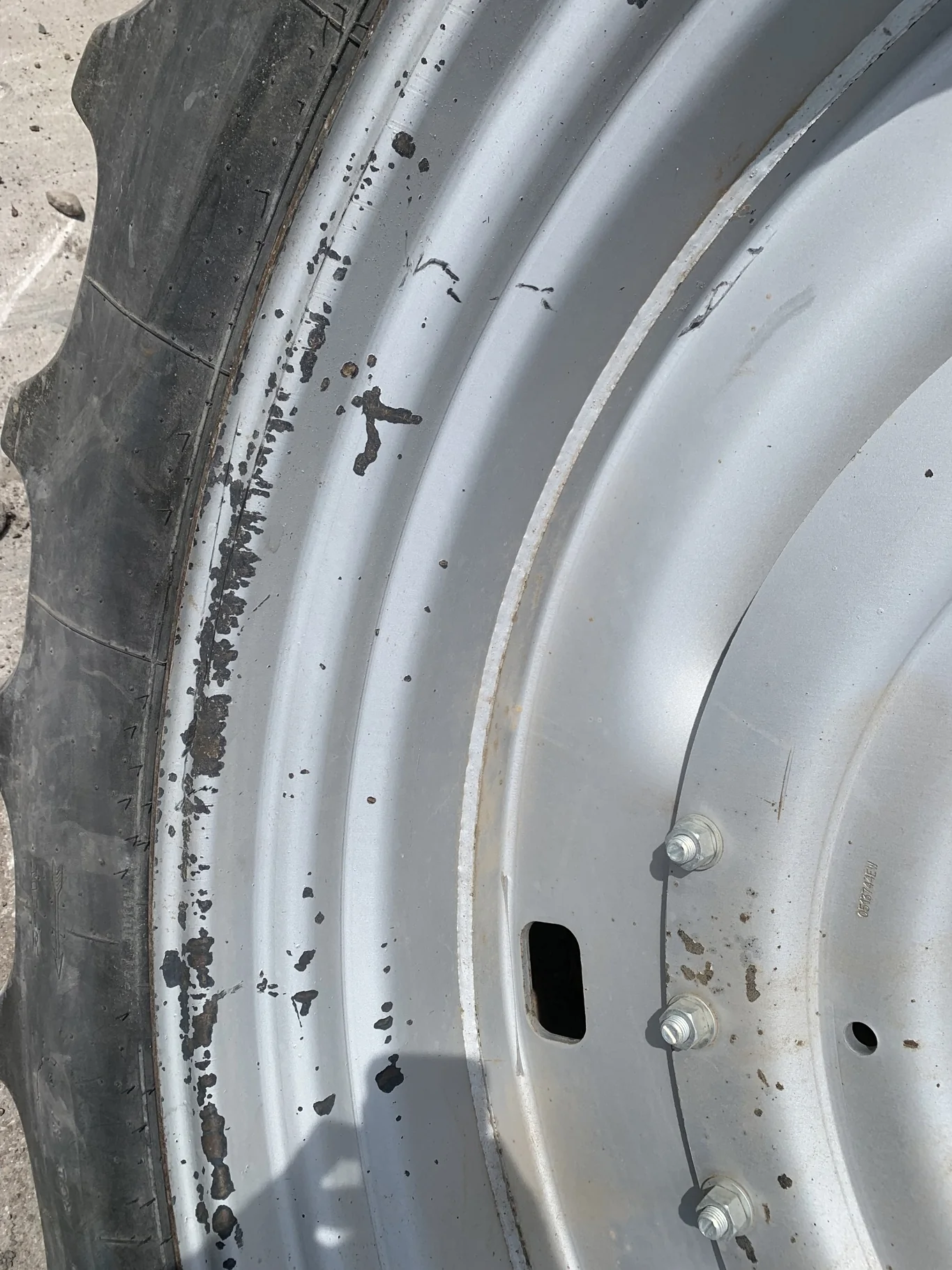 Used 12 x 50 Case IH Silver 10 Bolt Wheel image 3