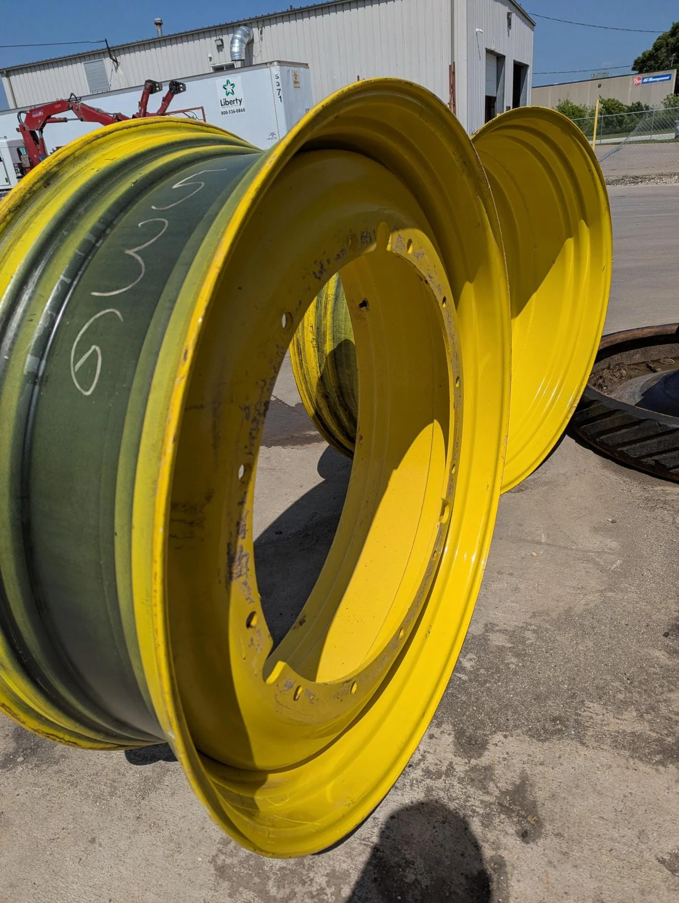 Used 16 x 46 12-32.047-30.079 (2.5" BS) Yellow Stub Disc Wheel image 3