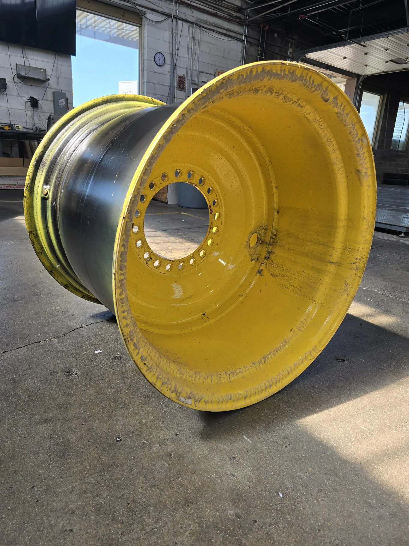 Used 30 x 32 20-13.187-11.060 Yellow Combine Drive Wheel image 2
