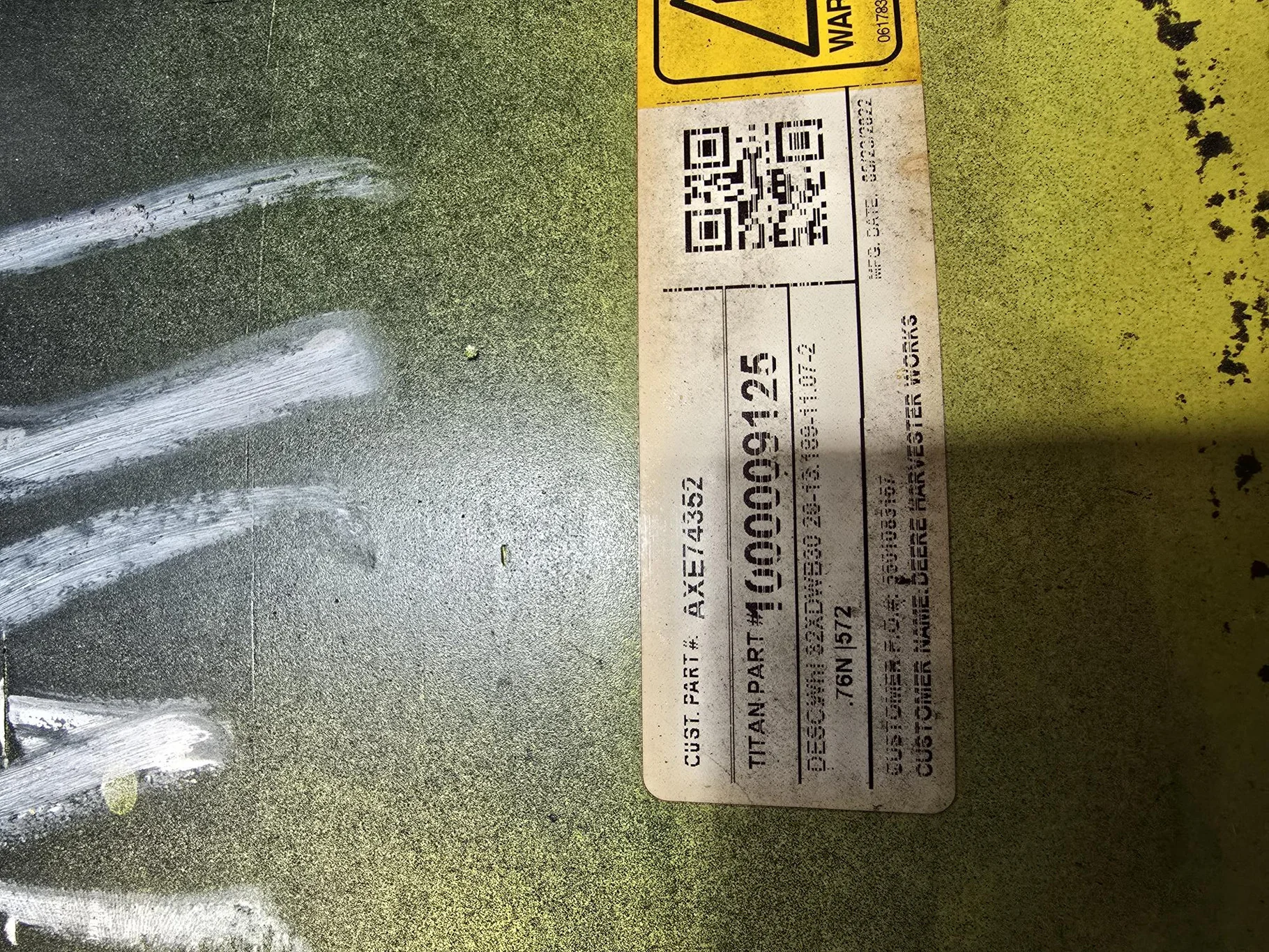 Used 30 x 32 20-13.187-11.060 Yellow Combine Drive Wheel image 3