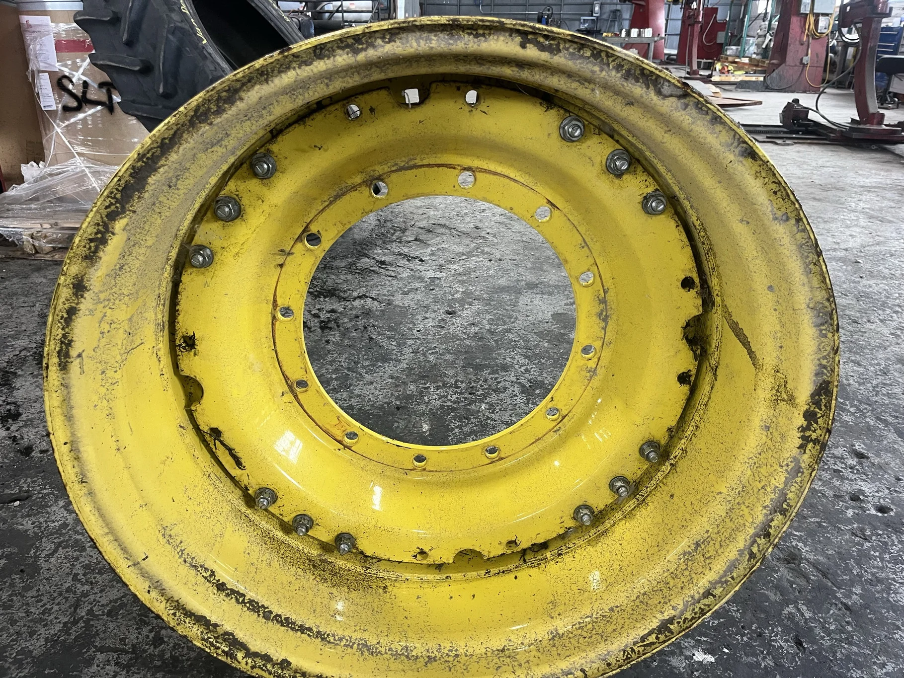 Used 15 X 34 12-19.685-17.651-0.69N Waffle Yellow Wheel image 2