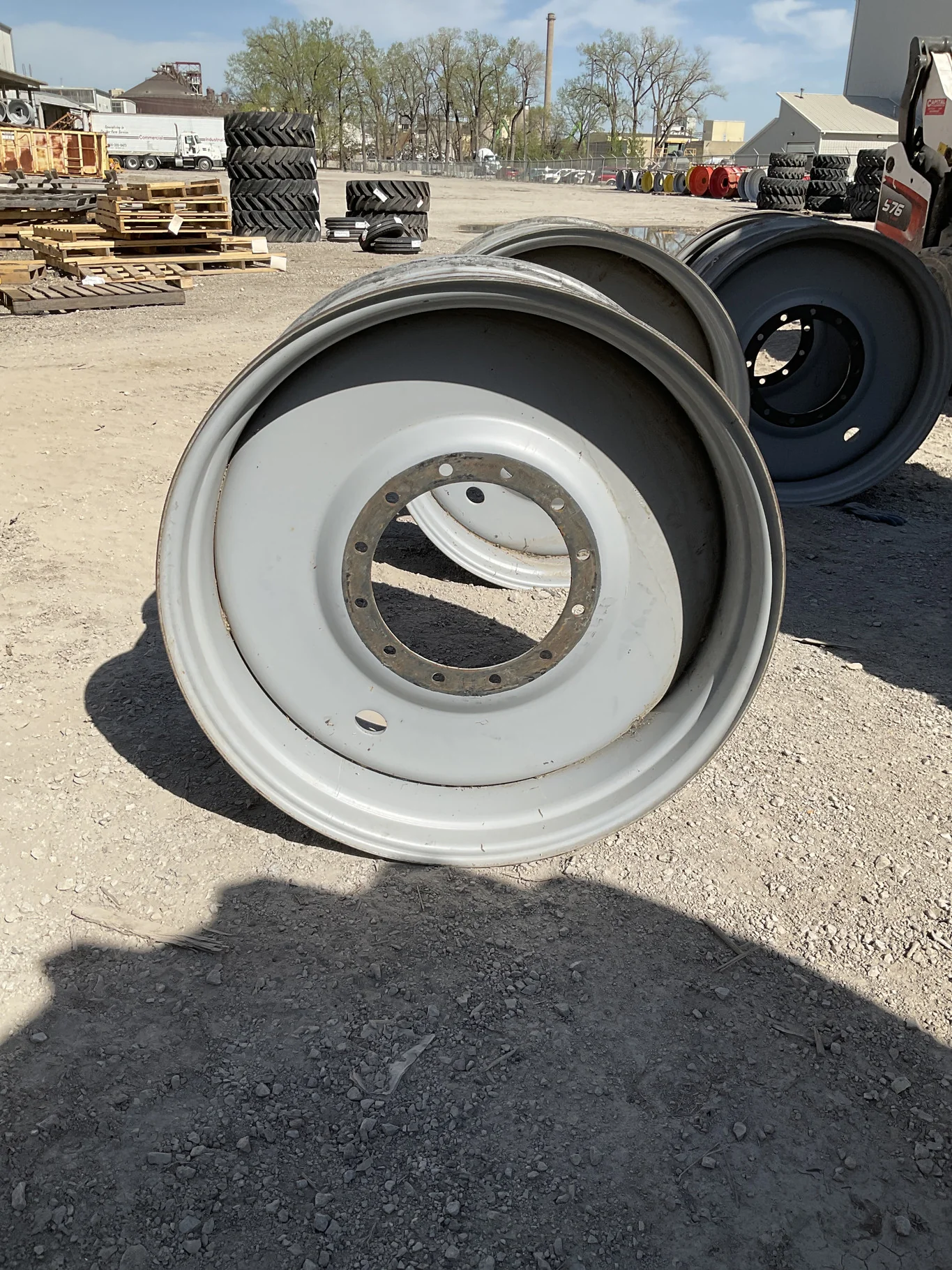 Used 18 x 38 12-15.748-13.829 12.5"BS Titan Silver Sprayer Wheel
