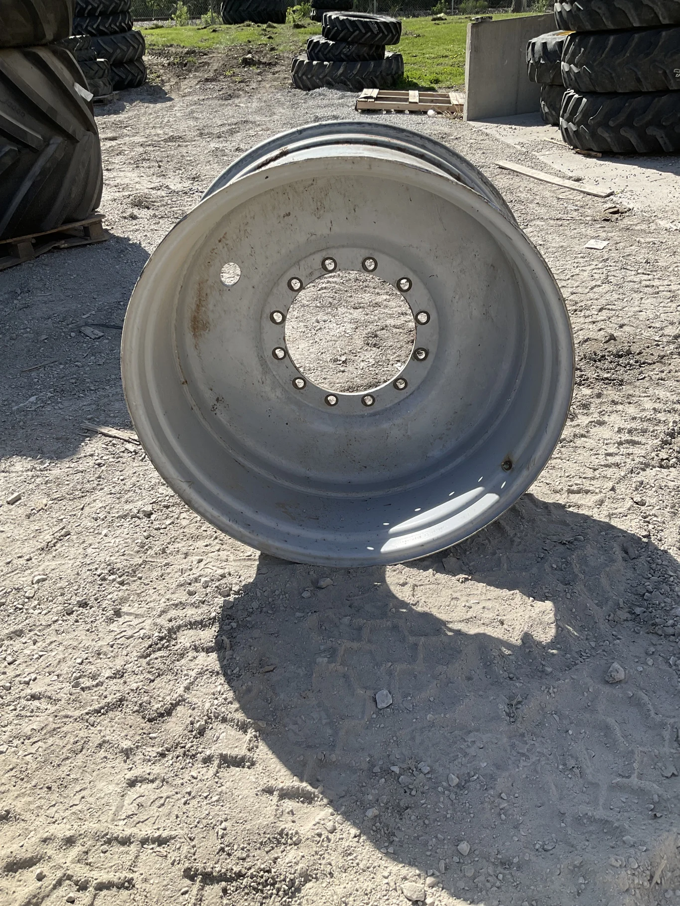 Used 18 x 38 12-15.748-13.829 12.5"BS Titan Silver Sprayer Wheel image 2