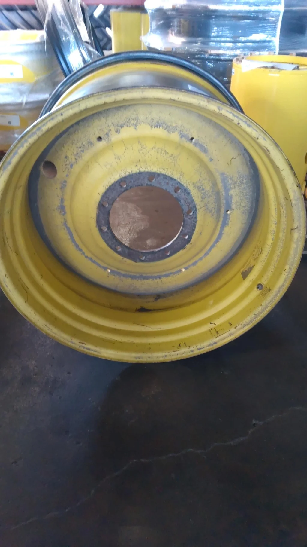 Used 25 x 38 10 Bolt Dual Yellow Wheel image 7