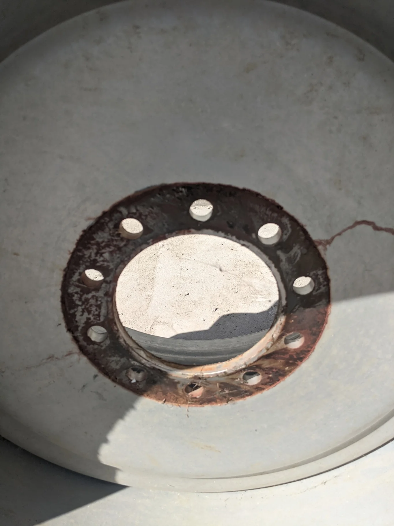 Used 27 X 32 10-8.86-6.95 10" BS Case IH Silver Wheel image 2