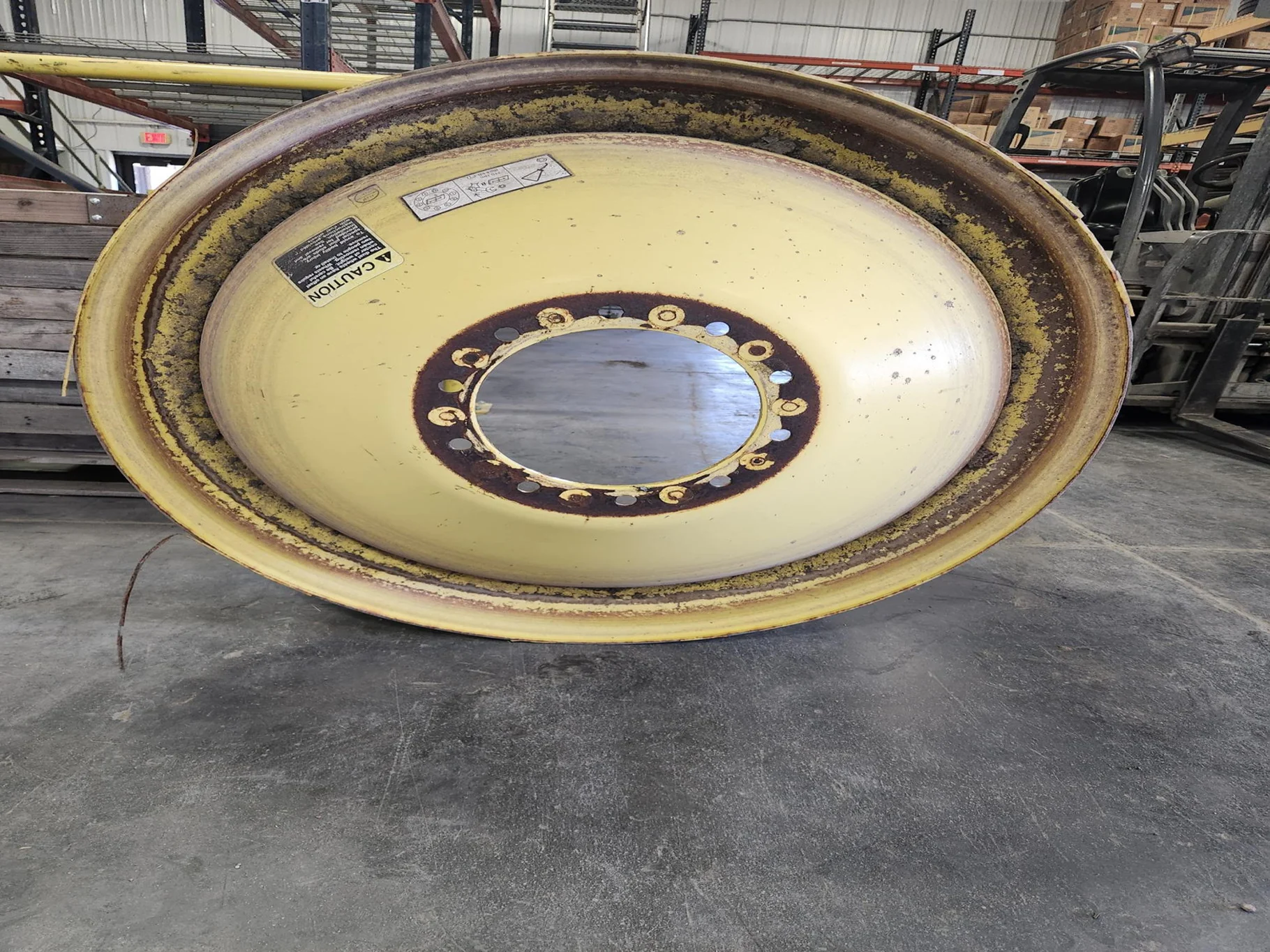 Used 18 x 42 10-13.18-11.09-14.4IN Yellow Wheel image 3