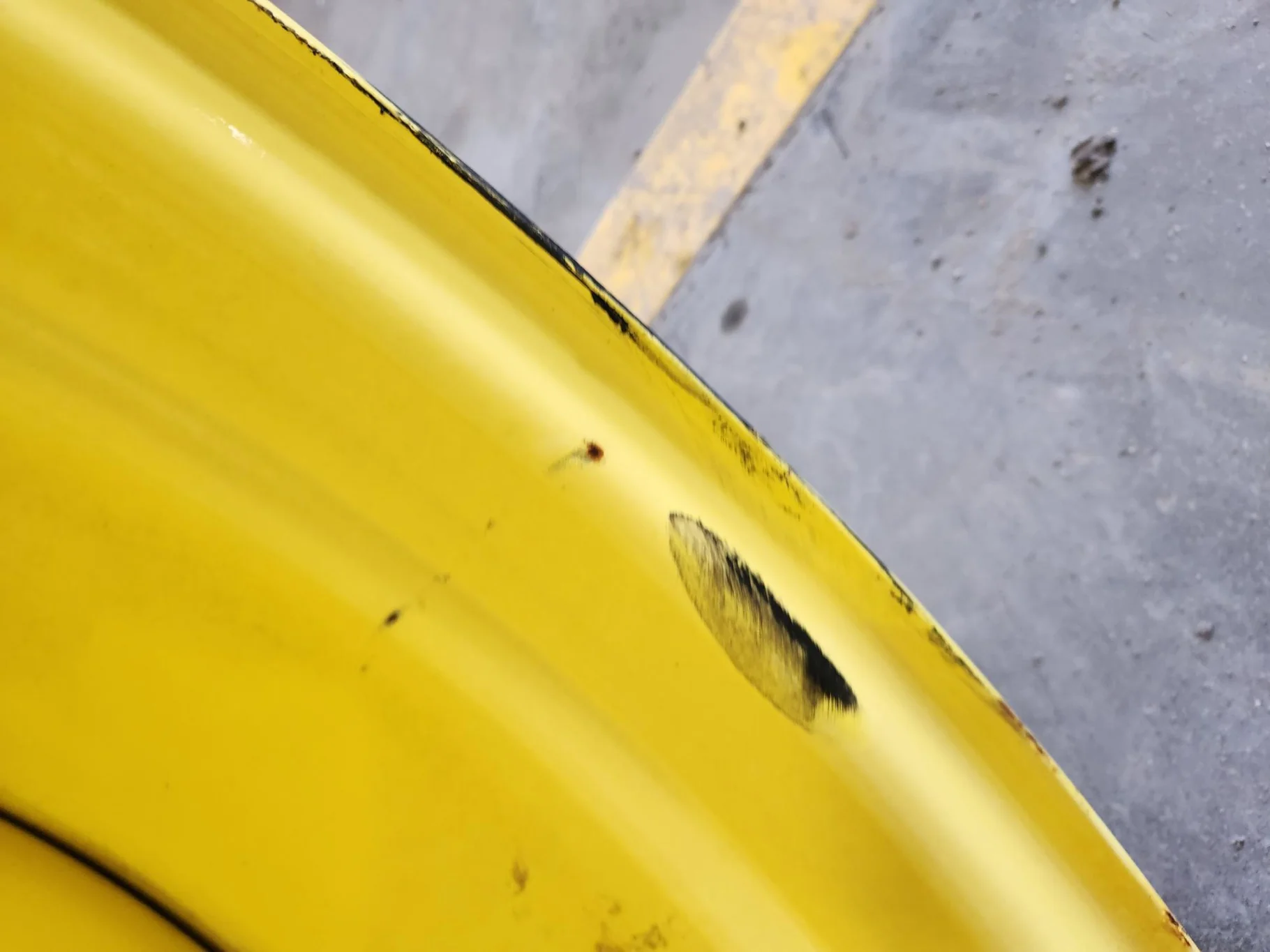 Used 18 X 38 John Deere Yellow 12 Bolt (.905) Sprayer Wheel (12-13.976-11.857) 3.17" OUT image 7