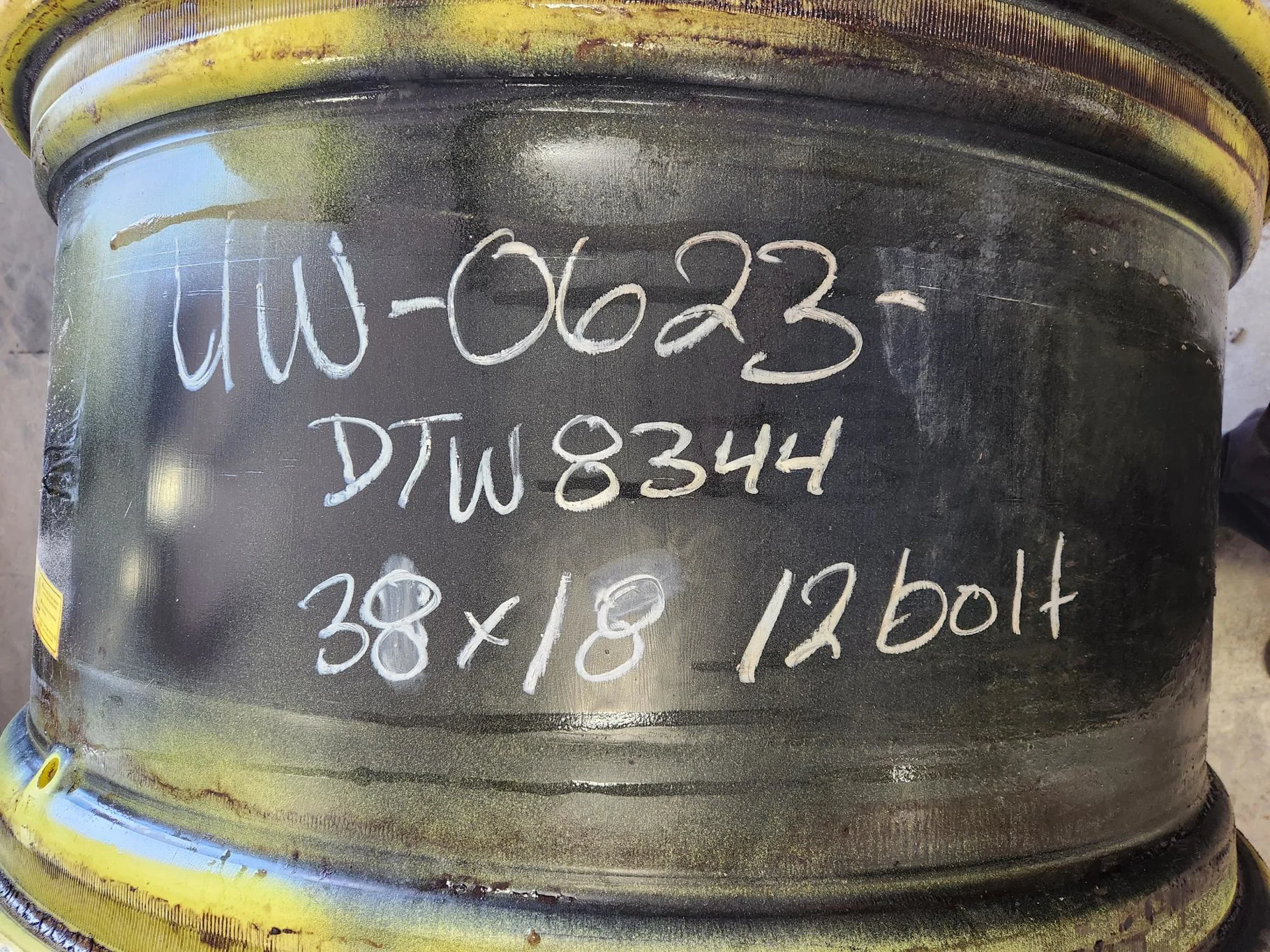 Used 18 X 38 John Deere Yellow 12 Bolt (.905) Sprayer Wheel (12-13.976-11.857) 3.17" OUT image 8