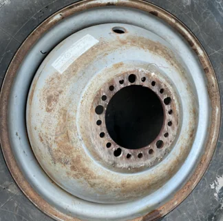 Used 18 x 42 20 Bolt Wheel Case Silver