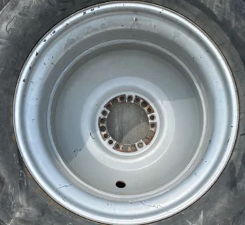 Used 18 x 42 20 Bolt Wheel Case Silver image 2