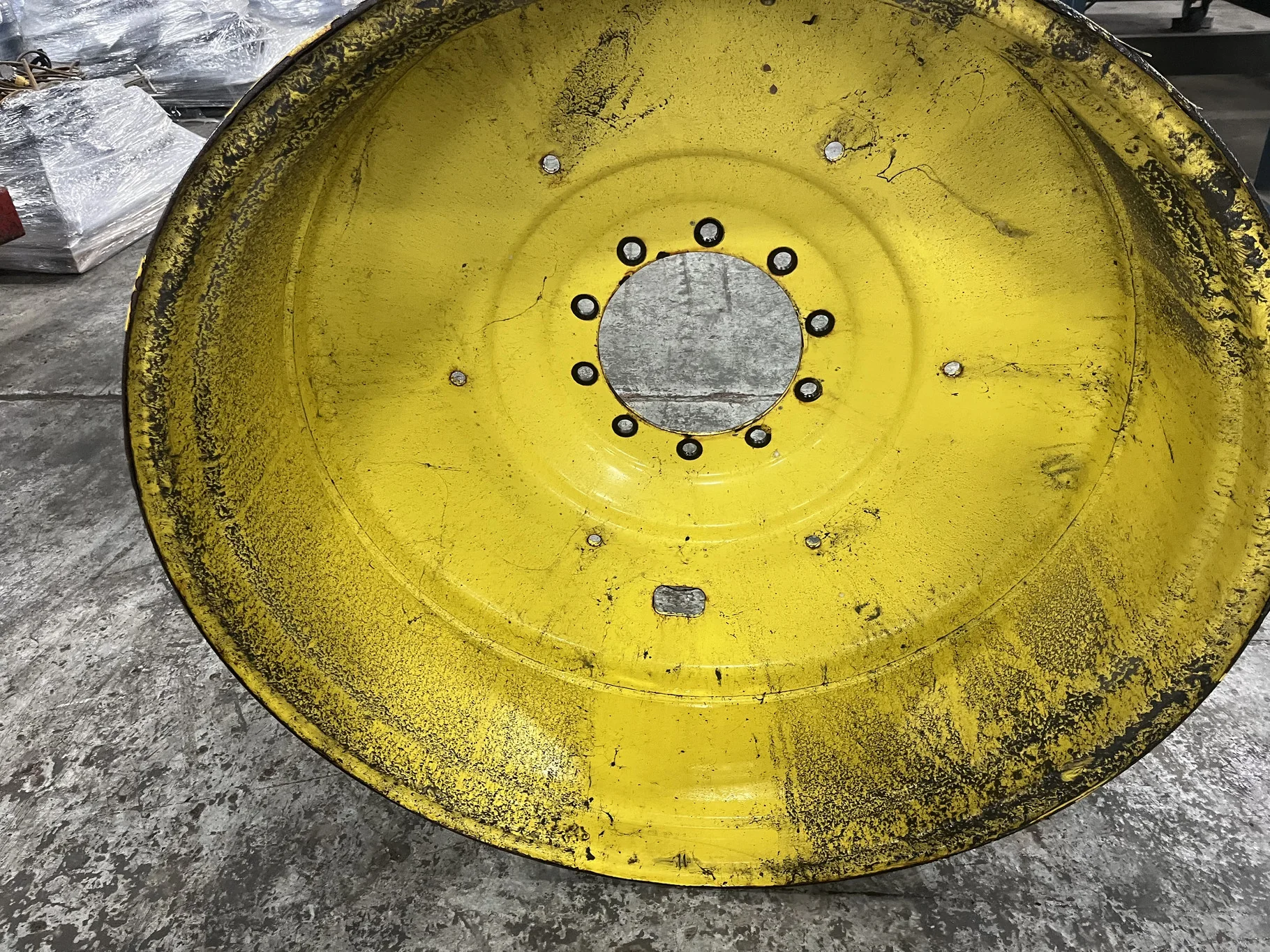 Used 18 X 42 10-13.189-11.07 Dual Yellow Wheel image 2