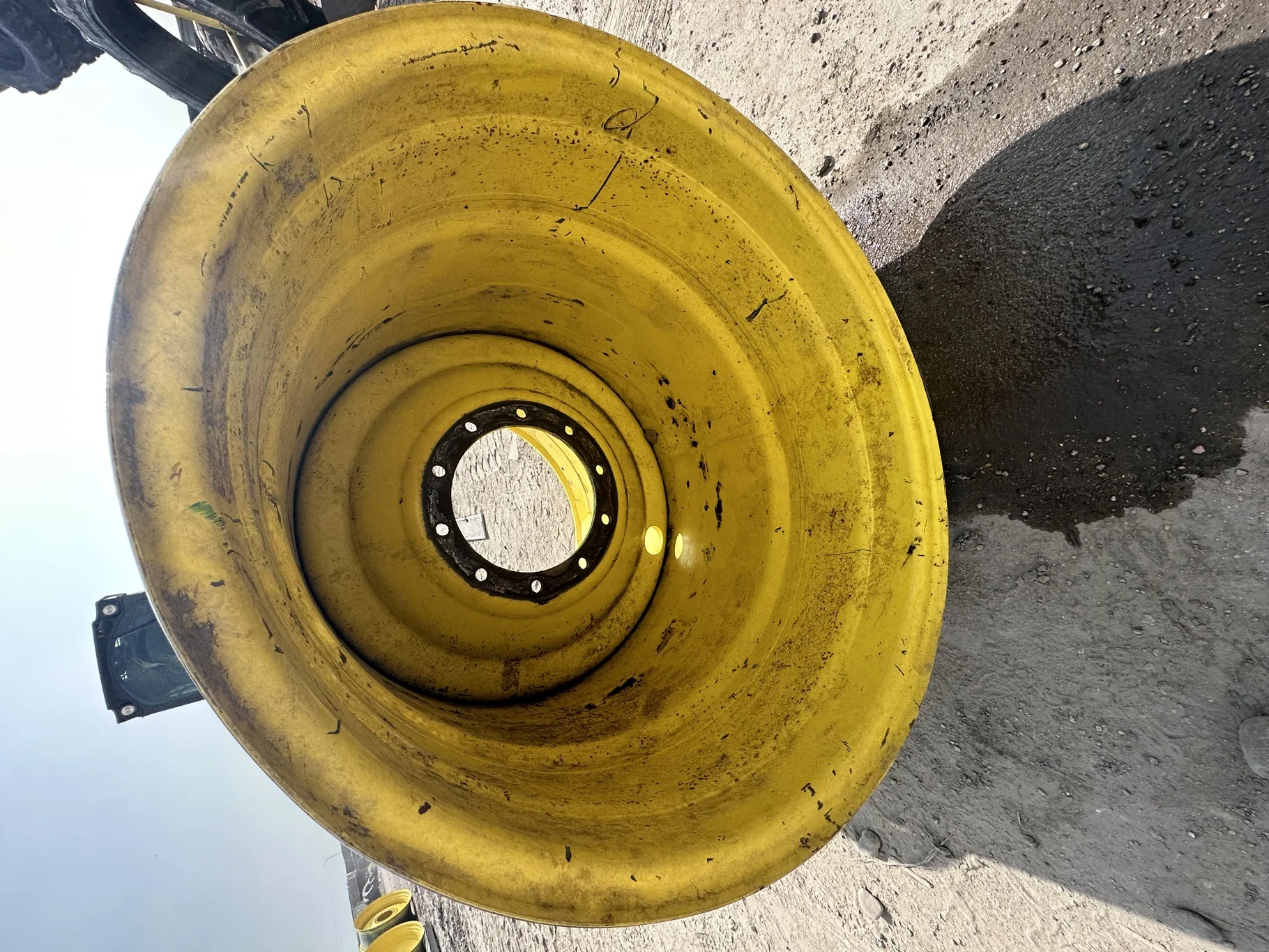 Used 44 X 32 (10-13.187-11.060) 1" IN Yellow Combine Wheel image 5