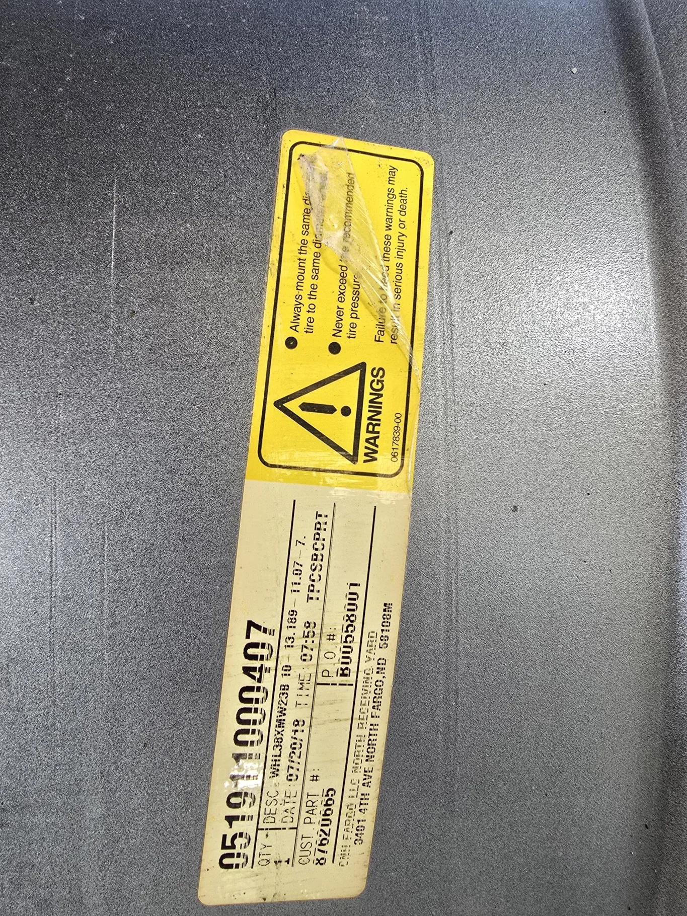 Used 23 X 38 10-13.189-11.070-7.81 CASE SILVER WHEEL image 3