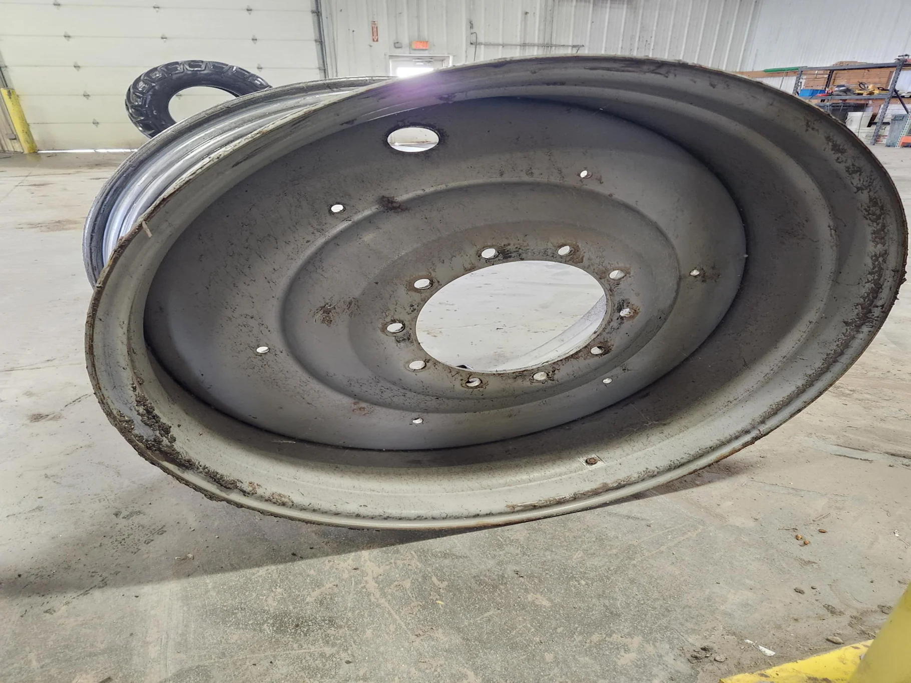 Used 23 x 38 10-13.18-11.09 Case Silver Wheel image 5