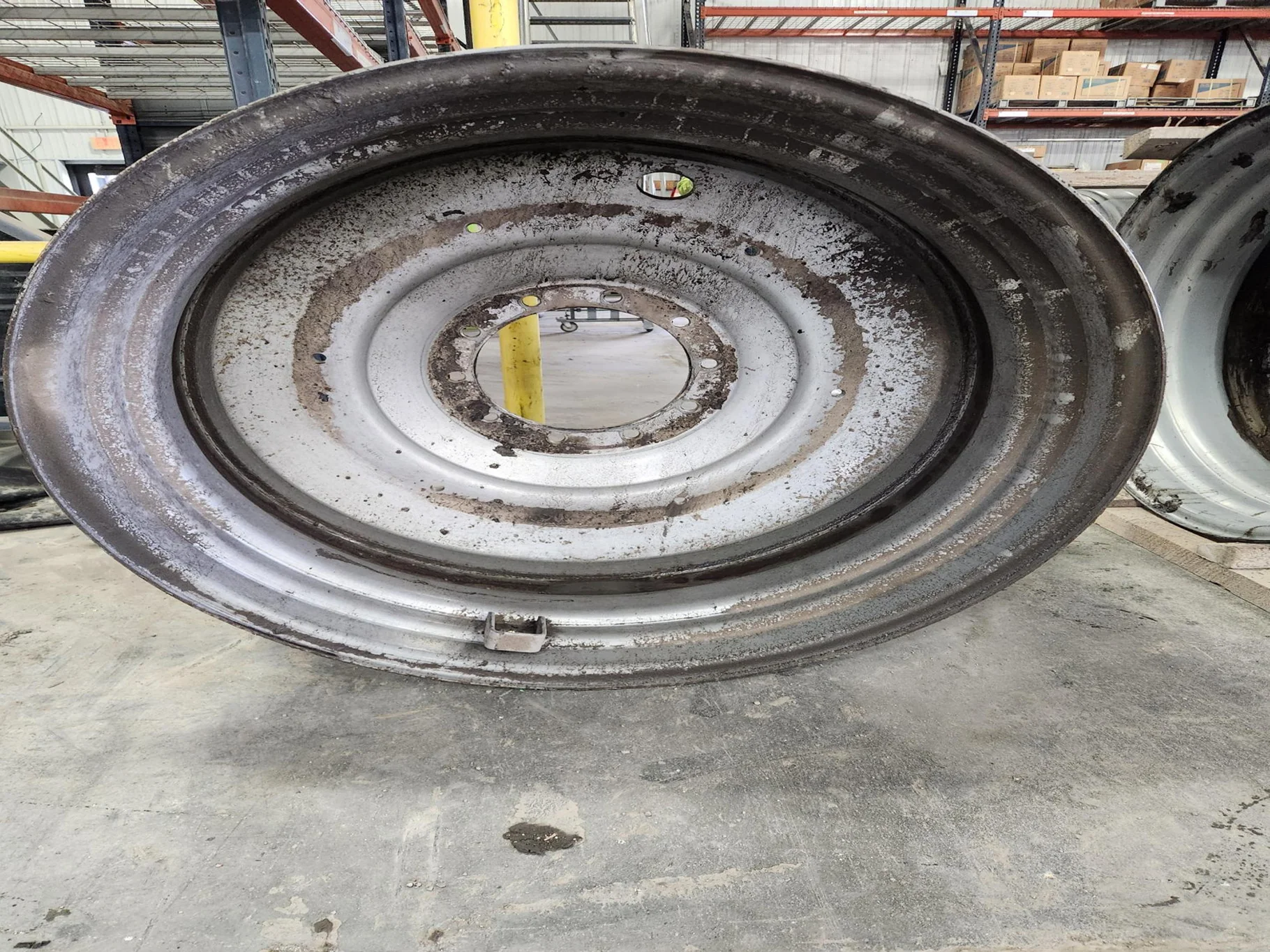 Used 23 x 38 10-13.18-11.09 Case Silver Wheel image 6