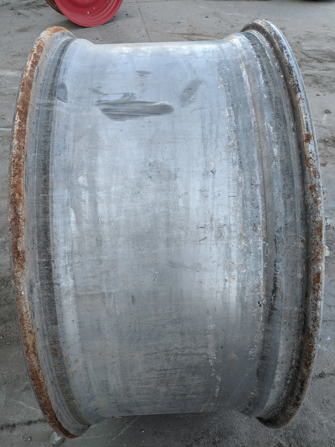 Used 18 X 42 Case IH Silver 20 Bolt Straddle Dual Wheel (20-13.189-11.071) 15" IN - Good Condition image 3