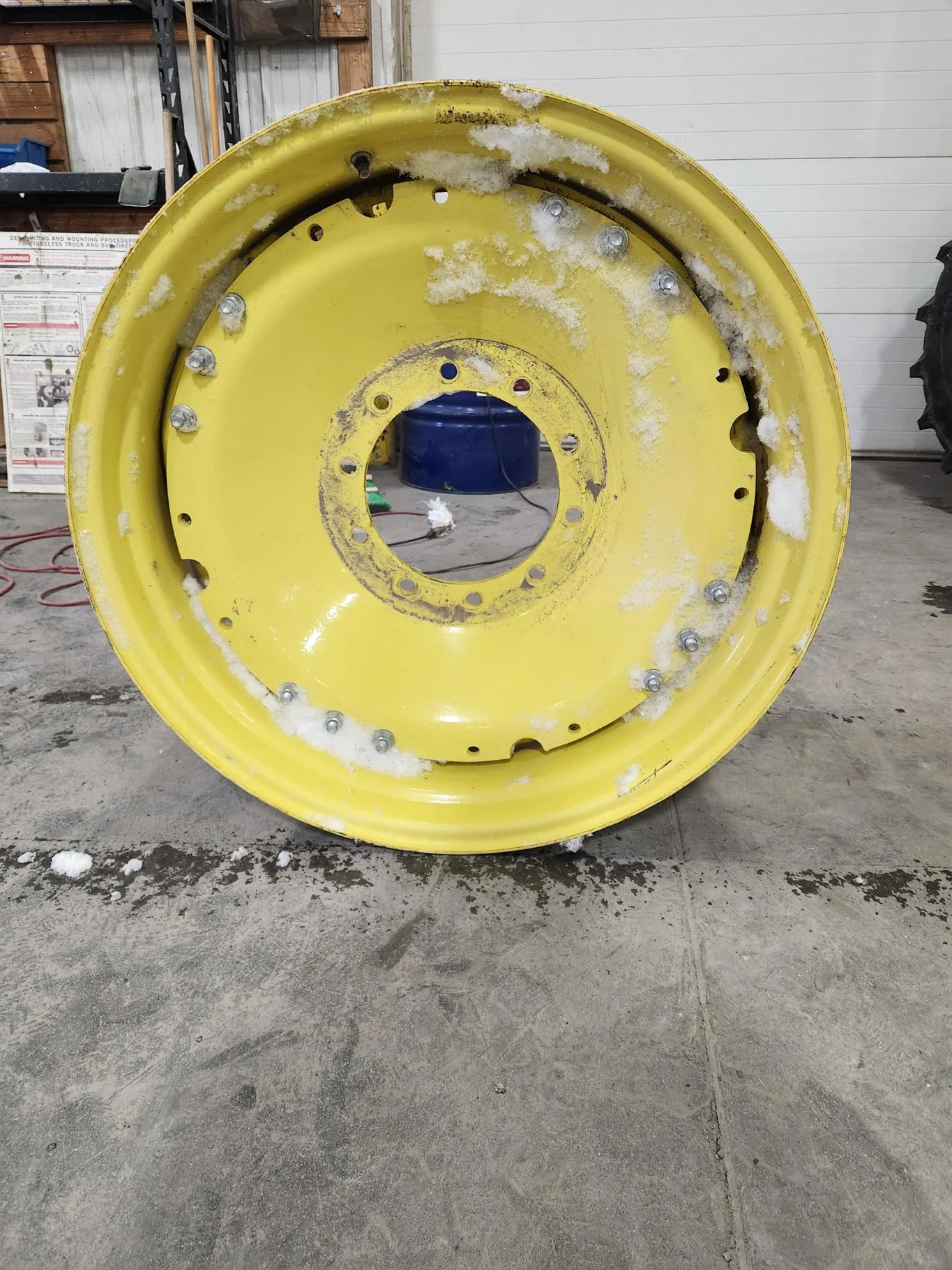 Used 15 X 34 Waffle 10-13.189-11.07 Yellow Wheel w/ HD Disc image 3