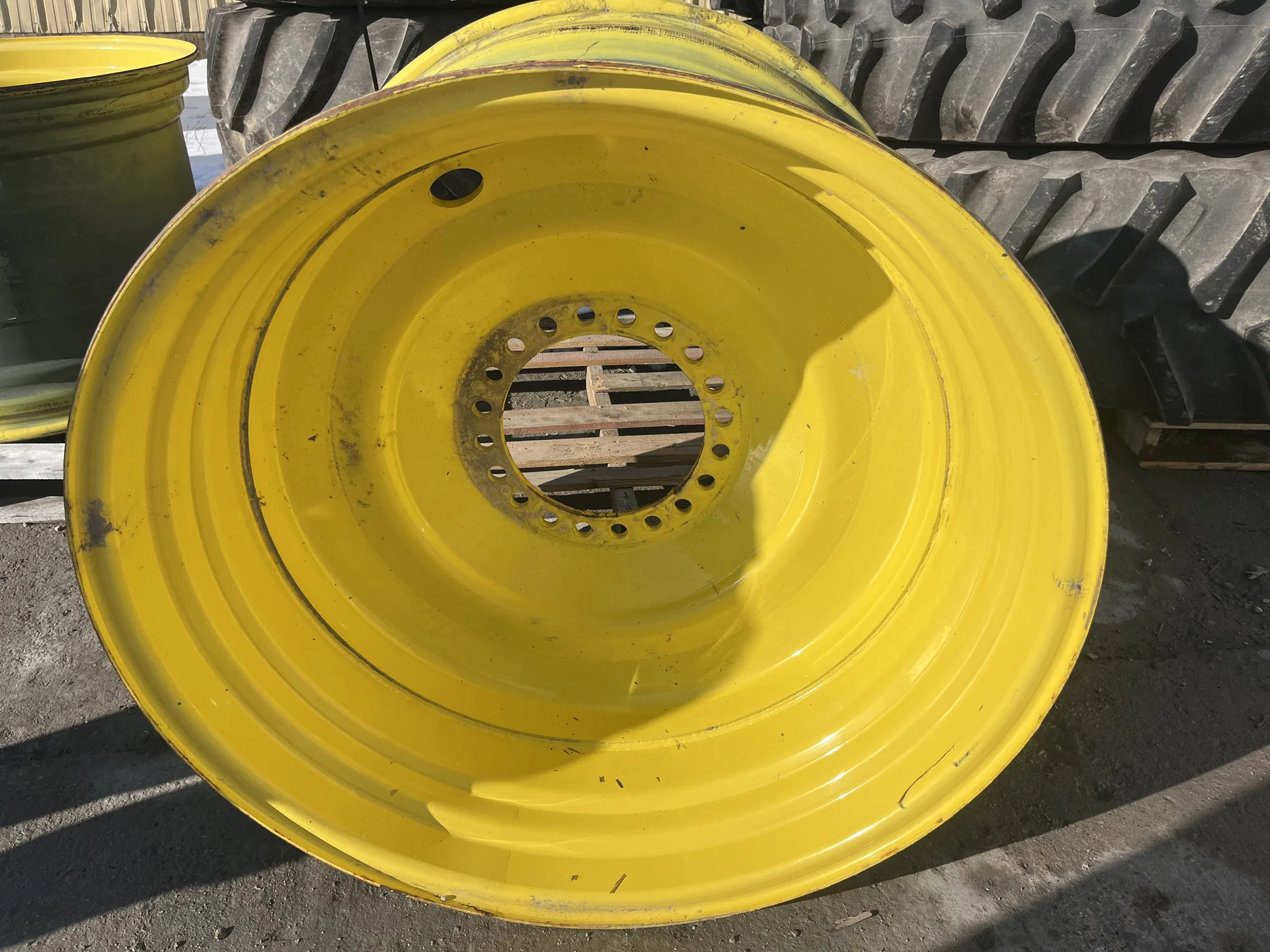 Used 27 X 38 20-13.189-11.07-1.42 (.906) Yellow Wheel image 2