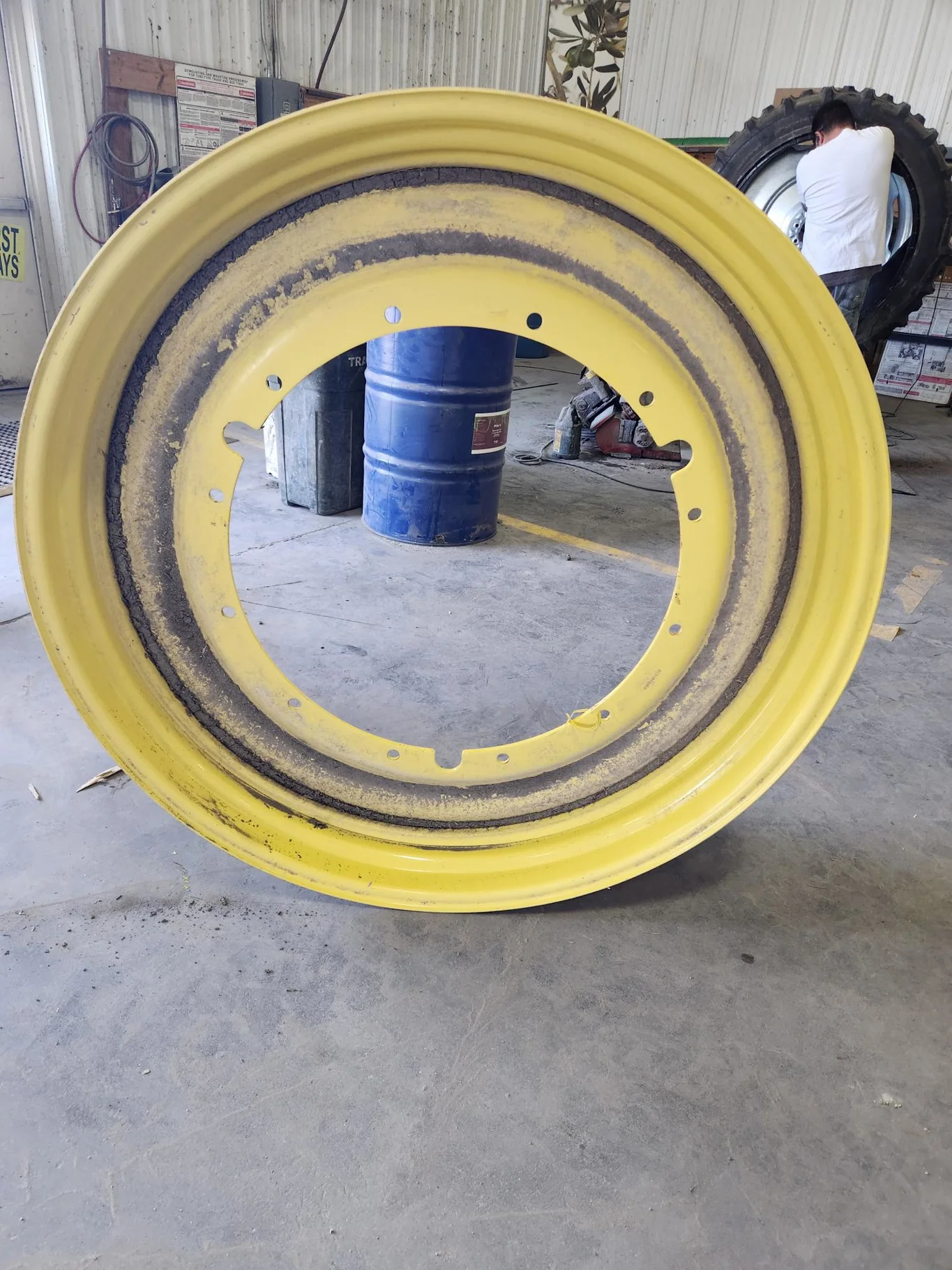 Used 15 X 50 12-32.047-30.079 -2.81IN Yellow Wheel image 3