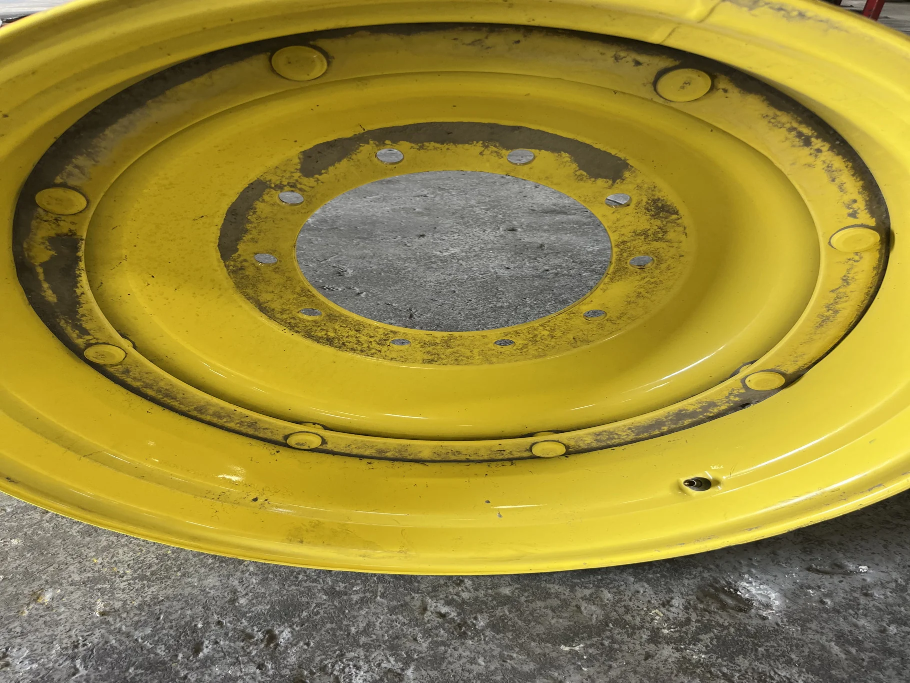 Take-Off 18 X 28 10 Bolt Moveero Waffle Wheel JD Ag Yellow image 4