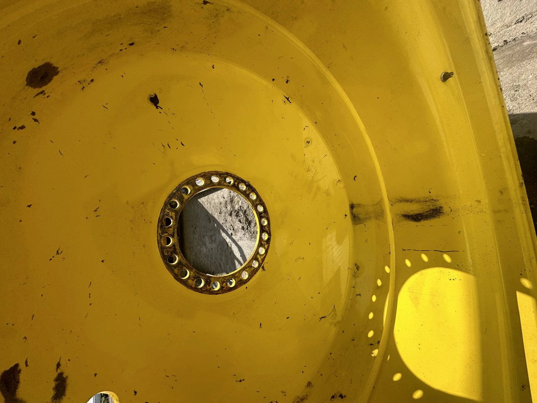 USED 18 x 42 20-13.187-11.07 (INSIDE) DOLLY DUAL YELLOW WHEEL image 2