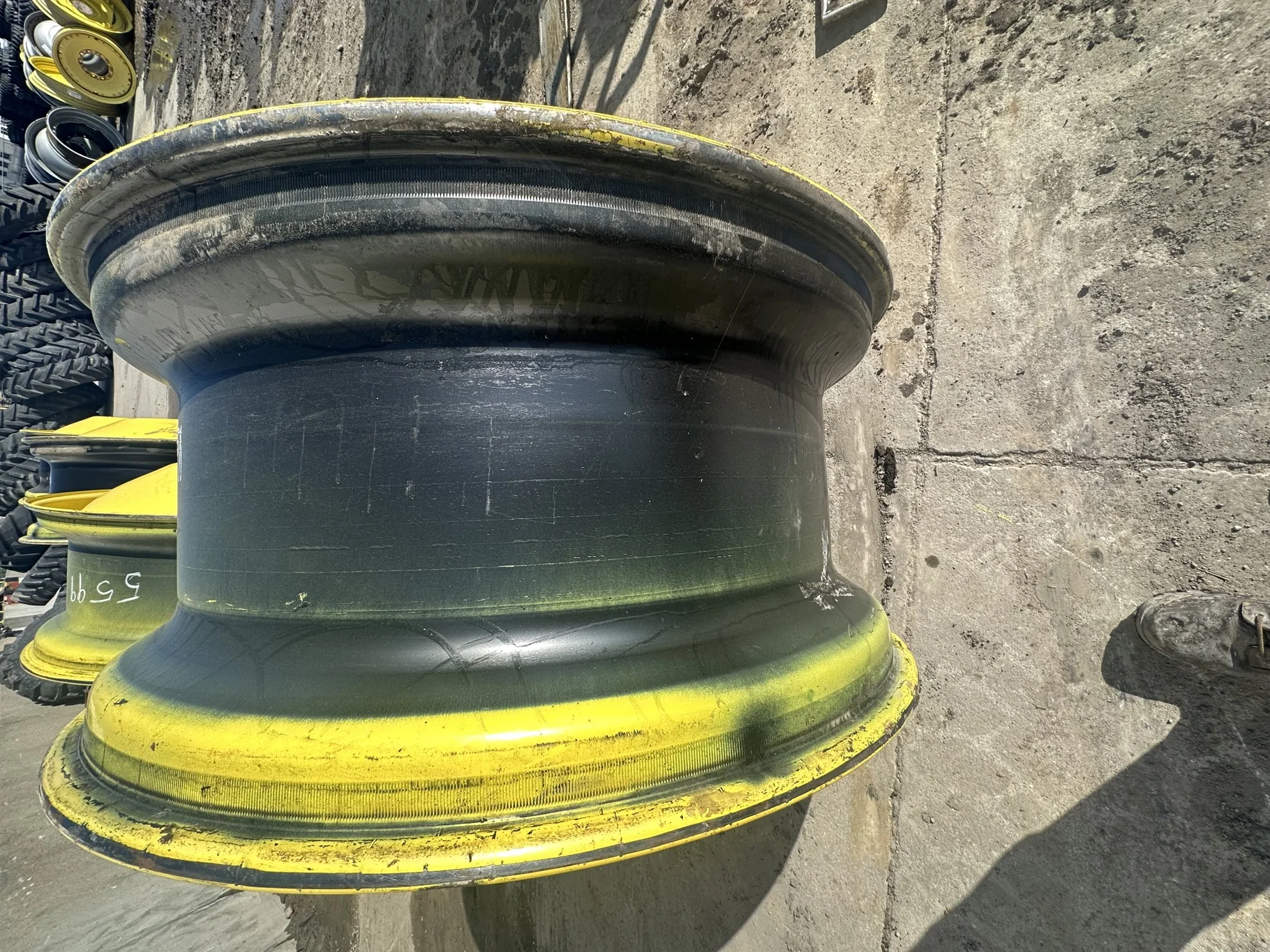 USED 18 x 42 20-13.187-11.07 (INSIDE) DOLLY DUAL YELLOW WHEEL image 3