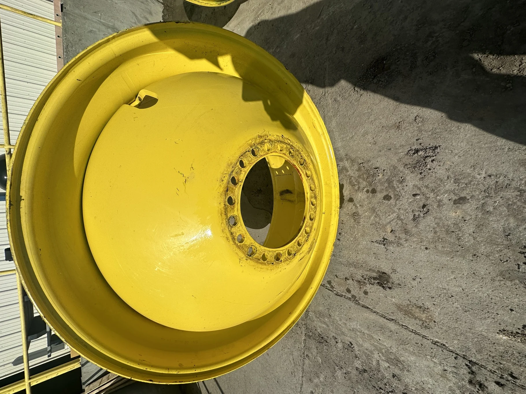 USED 18 x 42 20-13.187-11.07 (INSIDE) DOLLY DUAL YELLOW WHEEL image 4