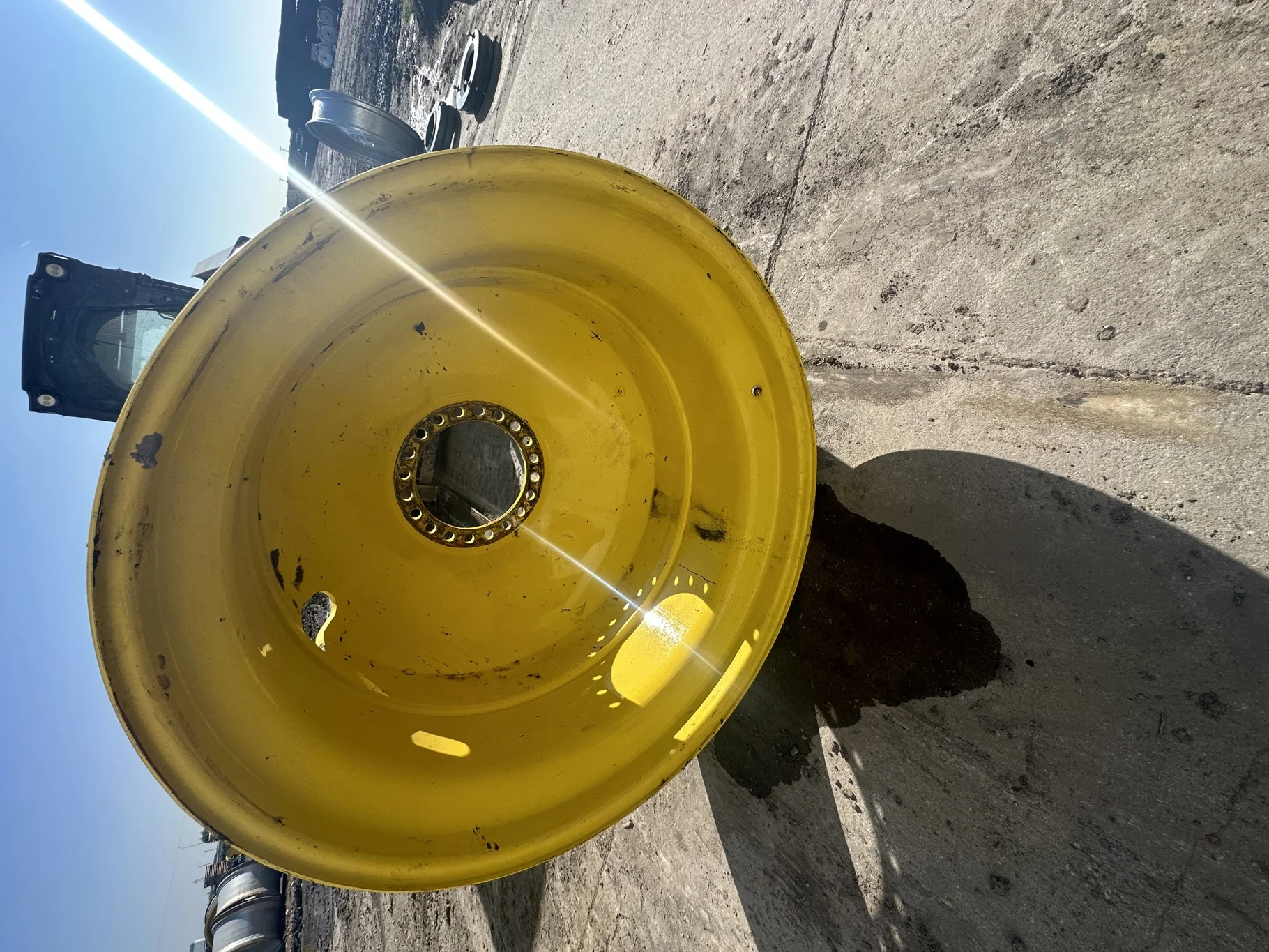 USED 18 X 42 20-13.187-10.5-15.00 (OUTSIDE) DOLLY DUAL YELLOW WHEEL
