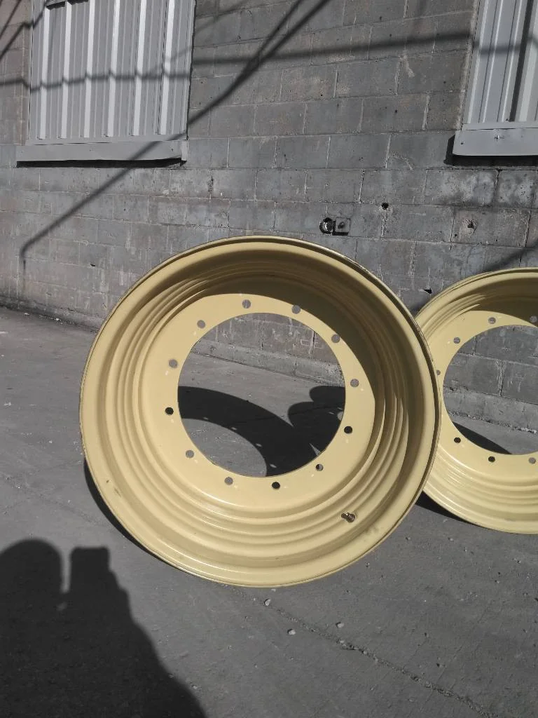 Used 20 x 30 Rim & Rail Wheel 12-19.685-17.651